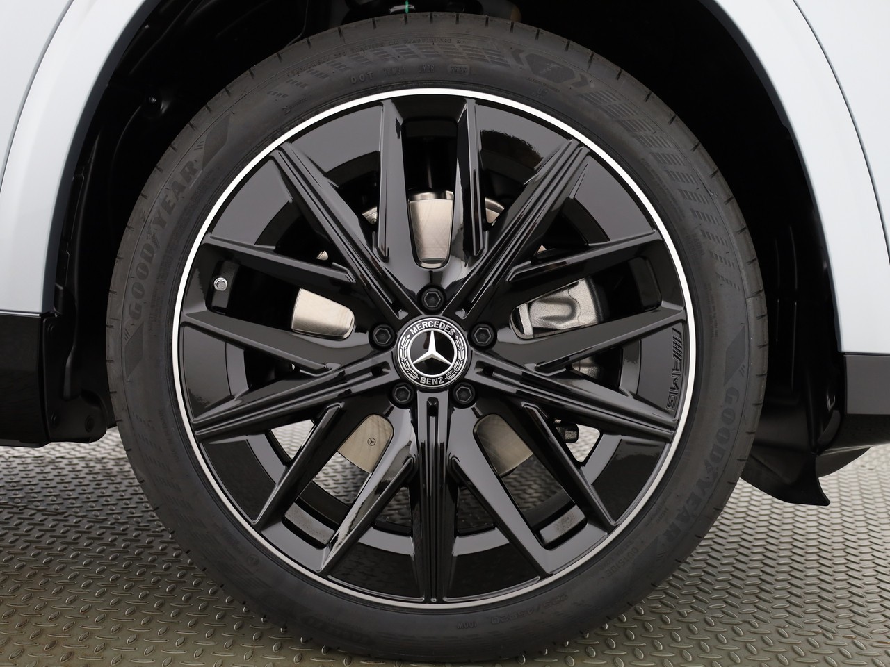 MERCEDES-BENZ GLB 220 4Matic 8G-Tronic-image-23