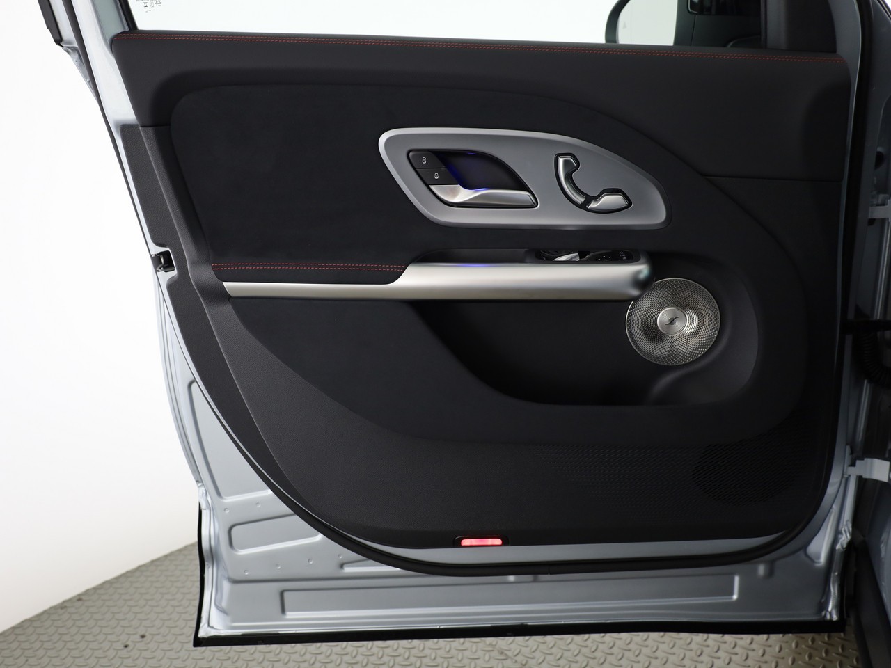MERCEDES-BENZ GLB 220 4Matic 8G-Tronic-image-15