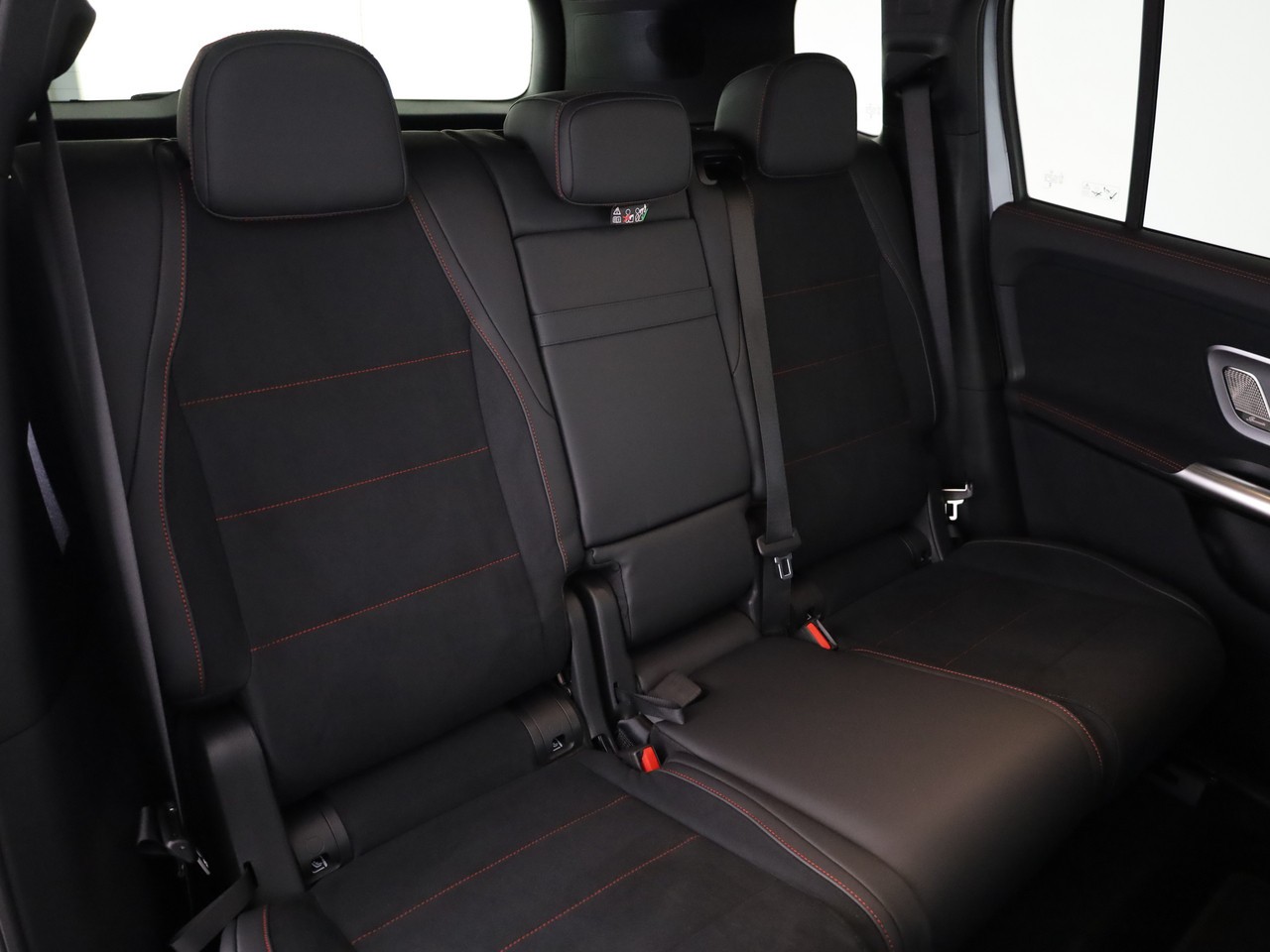 MERCEDES-BENZ GLB 220 4Matic 8G-Tronic-image-6