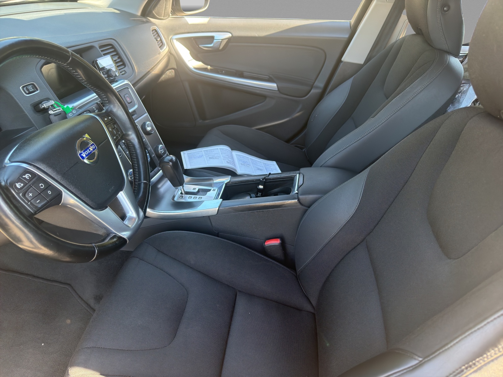 VOLVO V60 Momentum-image-5