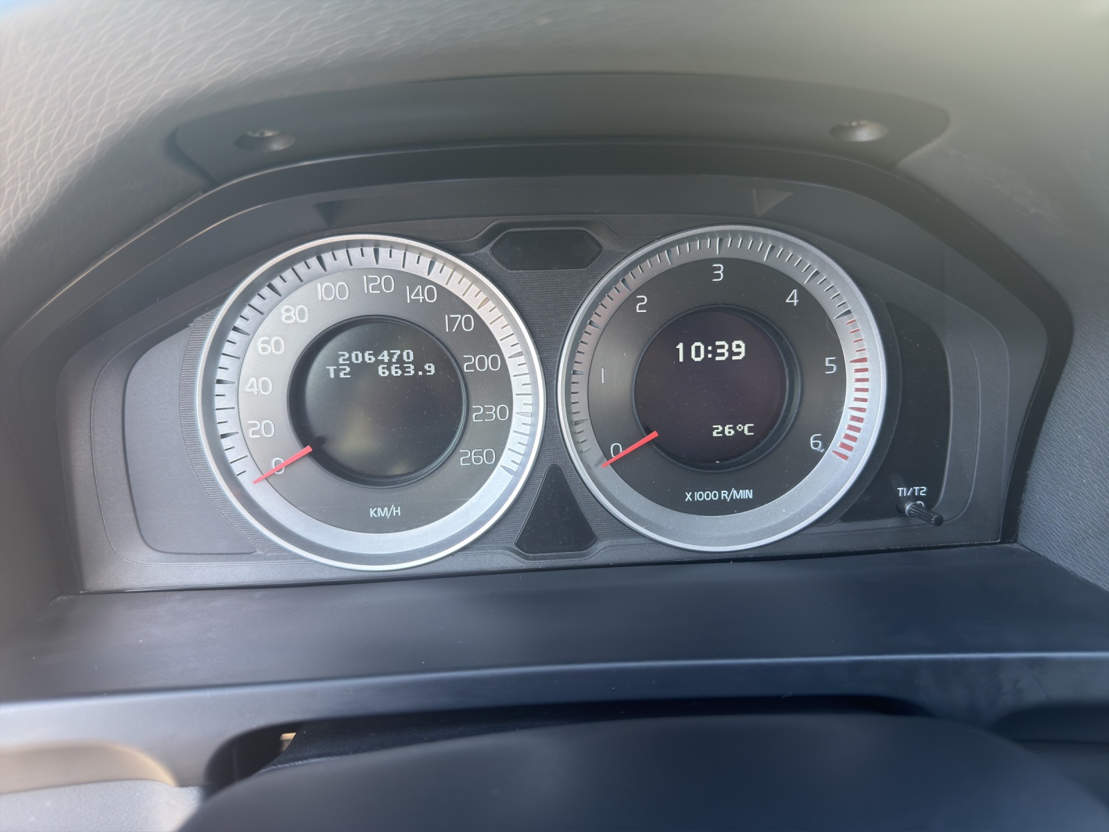 VOLVO V60 Momentum-image-6