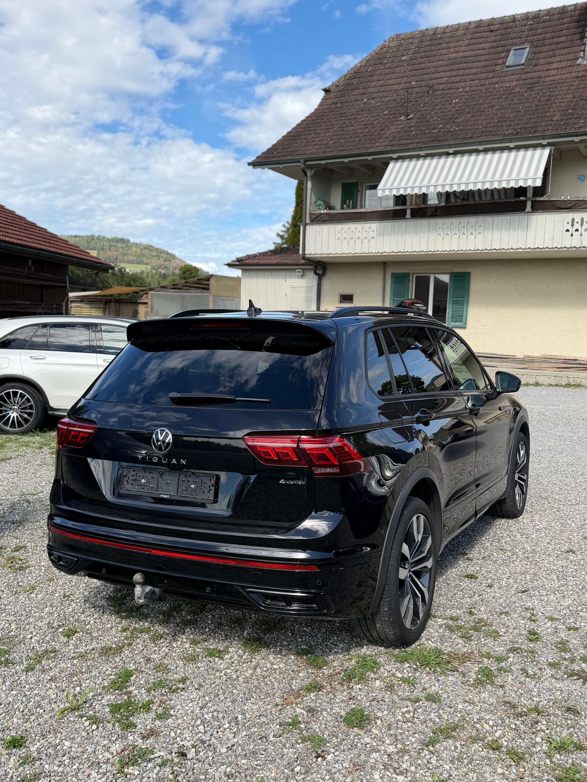 VW Tiguan 2.0 TDI SCR R-Line 4Motion DSG-image-5