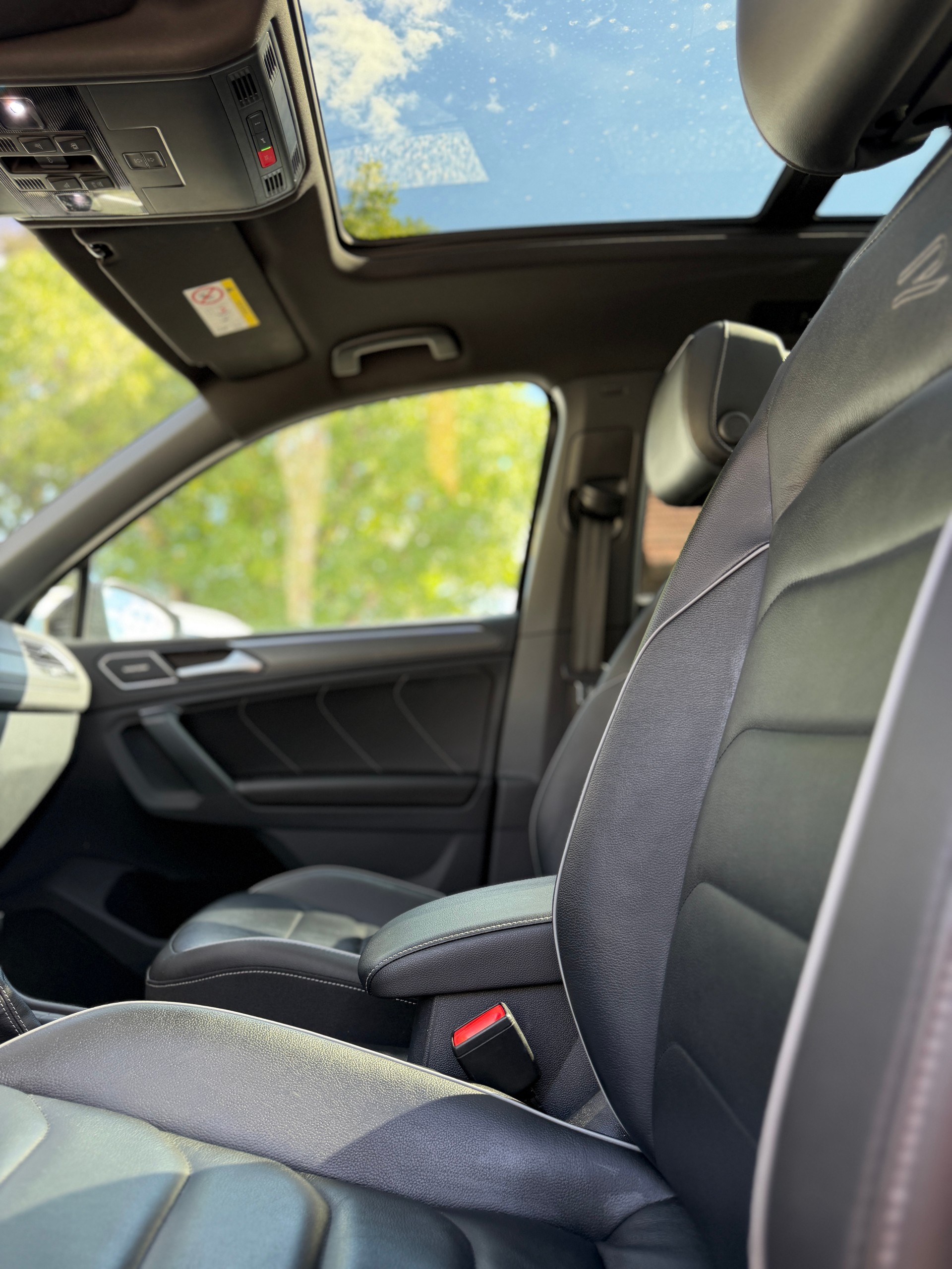 VW Tiguan 2.0 TDI SCR R-Line 4Motion DSG-image-15