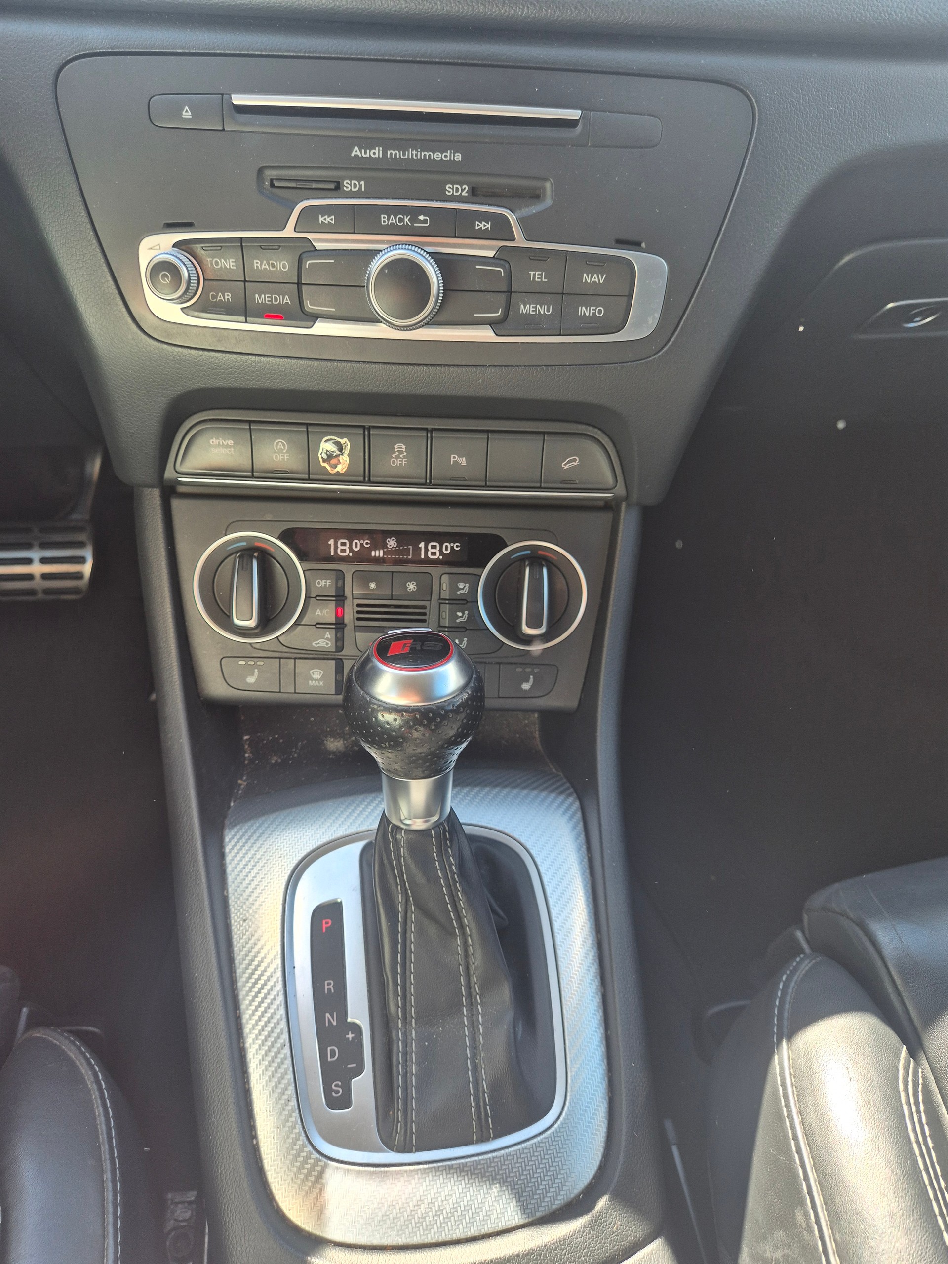 AUDI RS Q3 2.5 TFSI quattro S-tronic-image-9