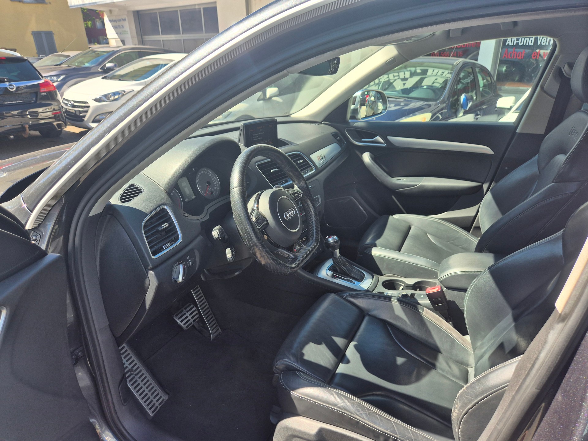 AUDI RS Q3 2.5 TFSI quattro S-tronic-image-6