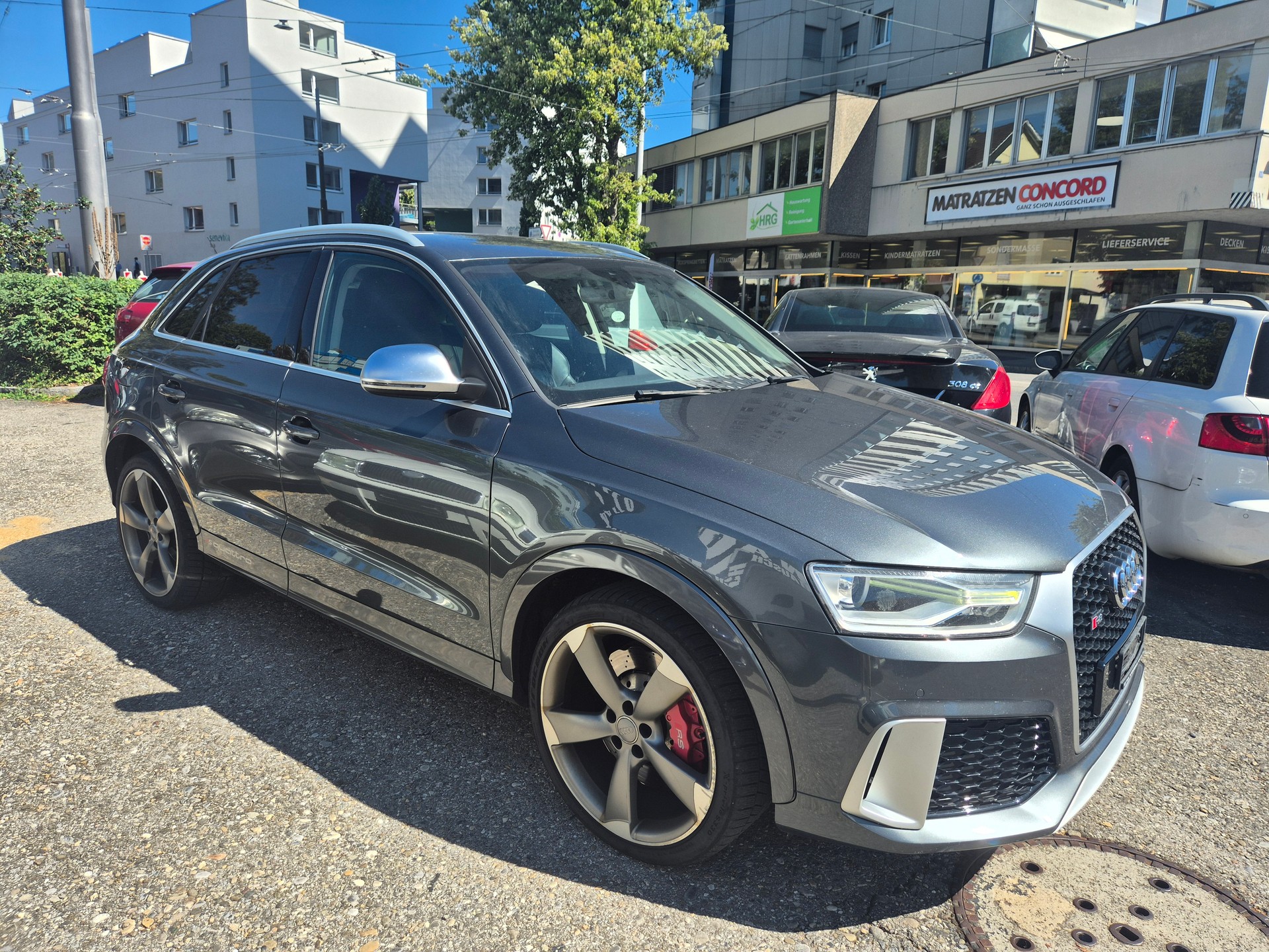 AUDI RS Q3 2.5 TFSI quattro S-tronic-image-1