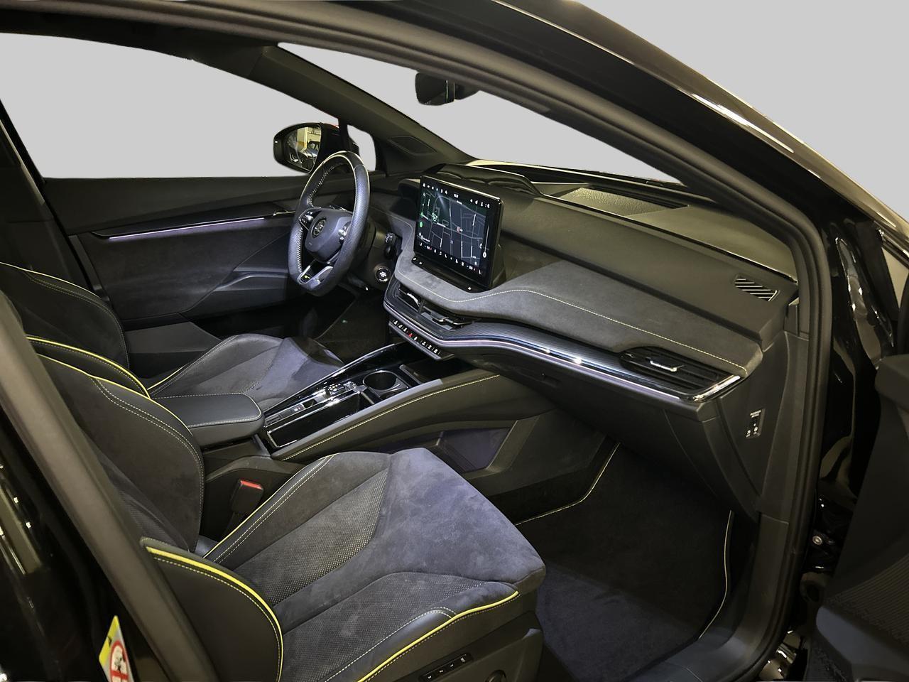 SKODA Enyaq RS 4x4 AHK-image-11