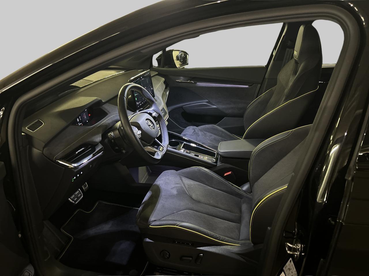 SKODA Enyaq RS 4x4 AHK-image-12