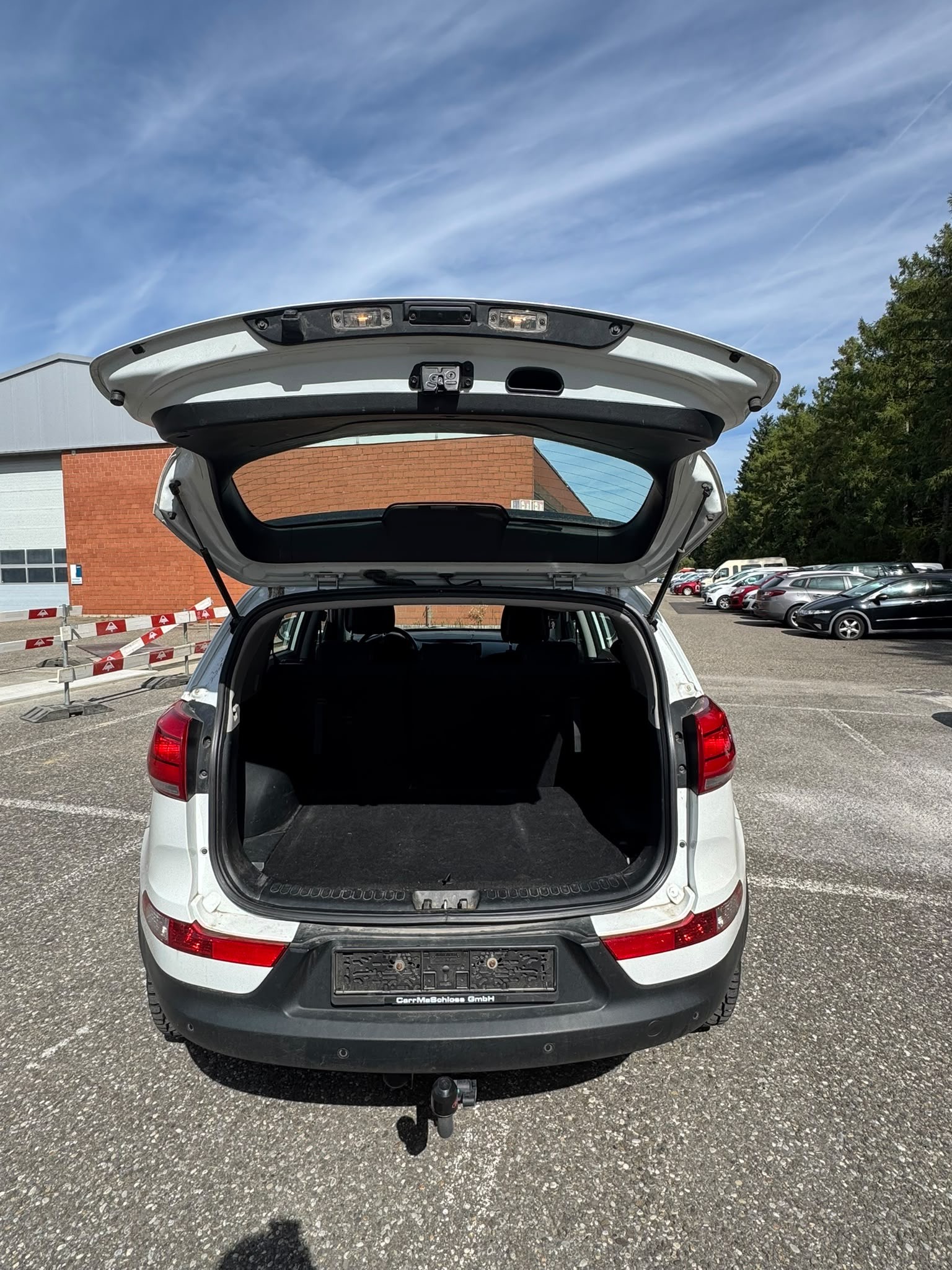 KIA Sportage 2.0 CRDi Trend 4WD Automatic-image-11
