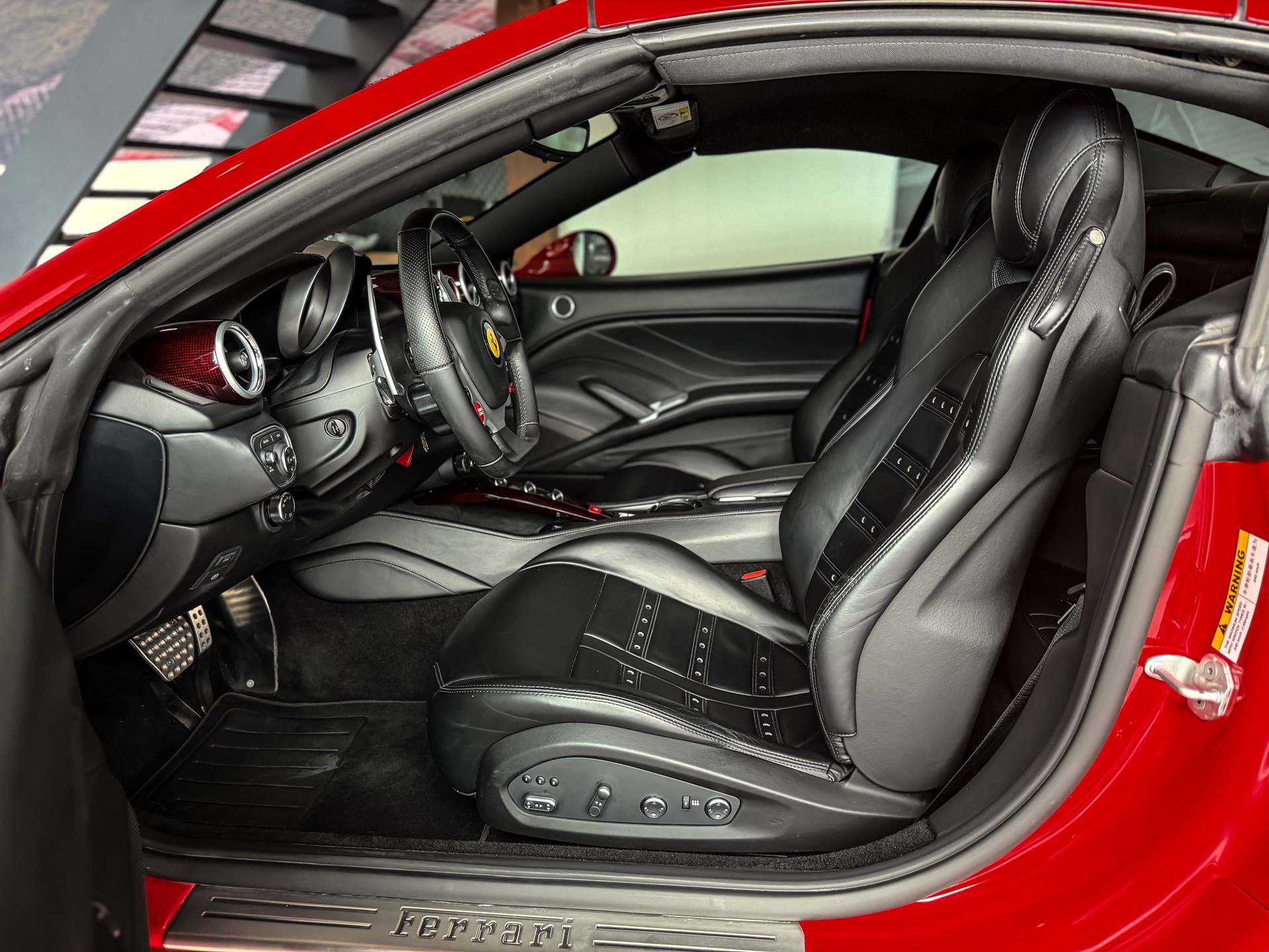 FERRARI California 3.9 V8 T-image-13
