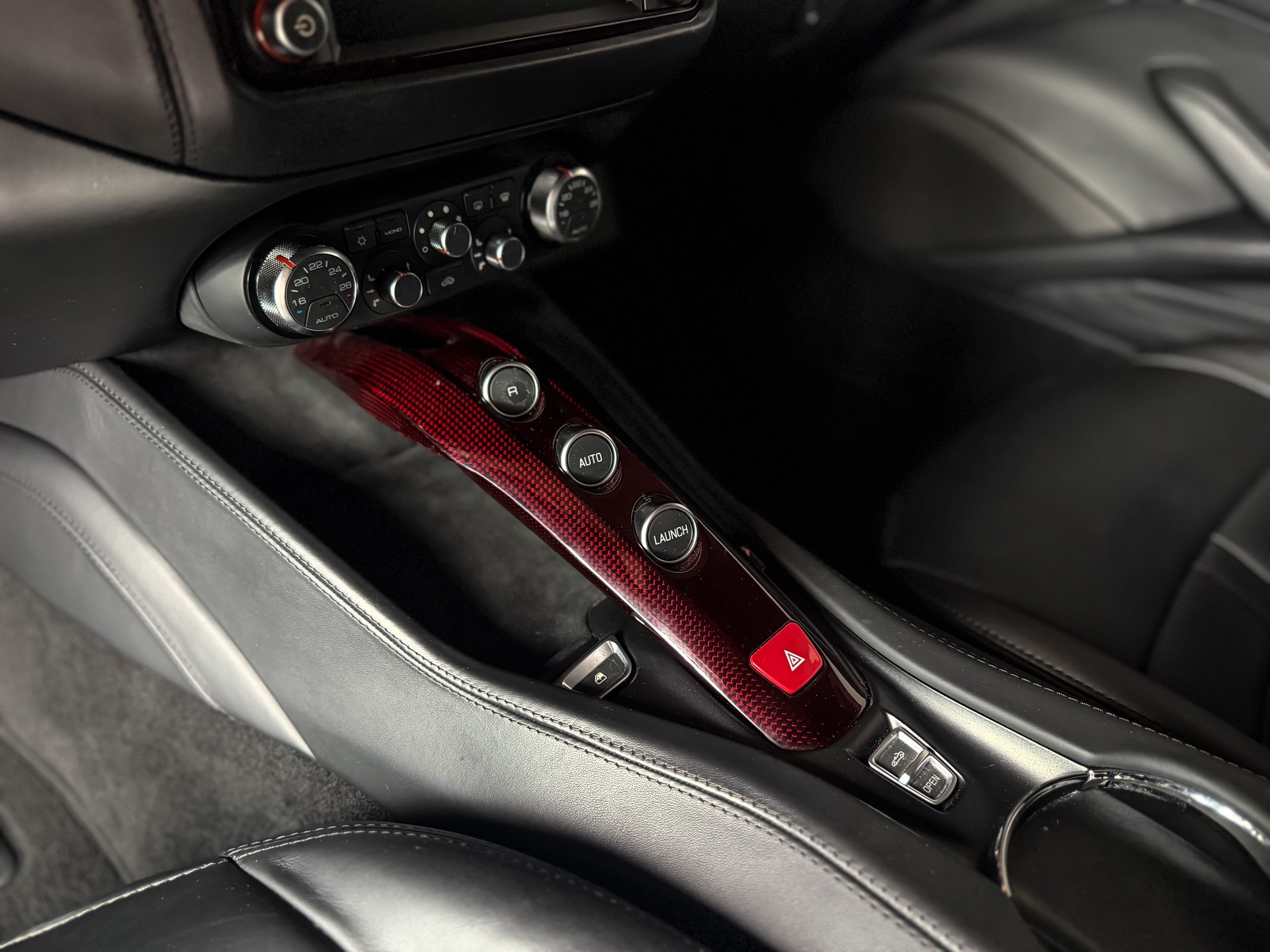 FERRARI California 3.9 V8 T-image-14