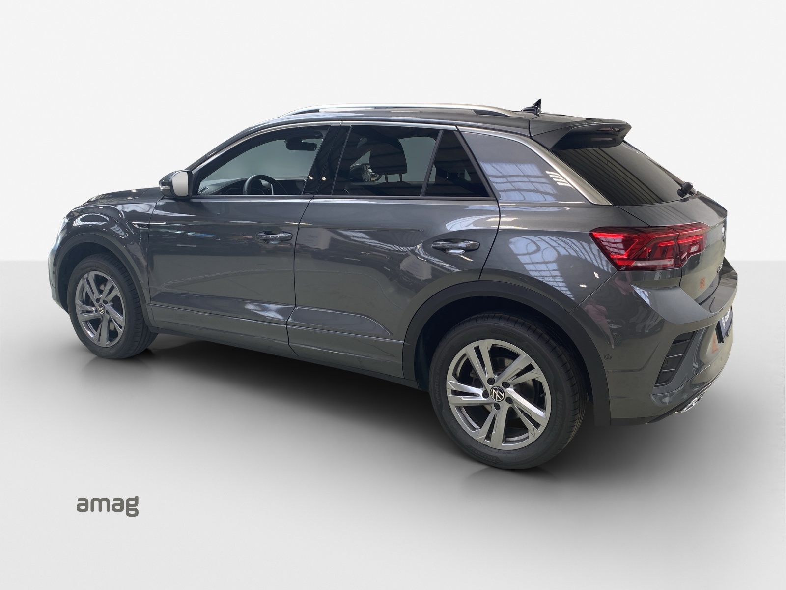 VW T-Roc 2.0 TSI R-Line DSG 4Motion-image-2