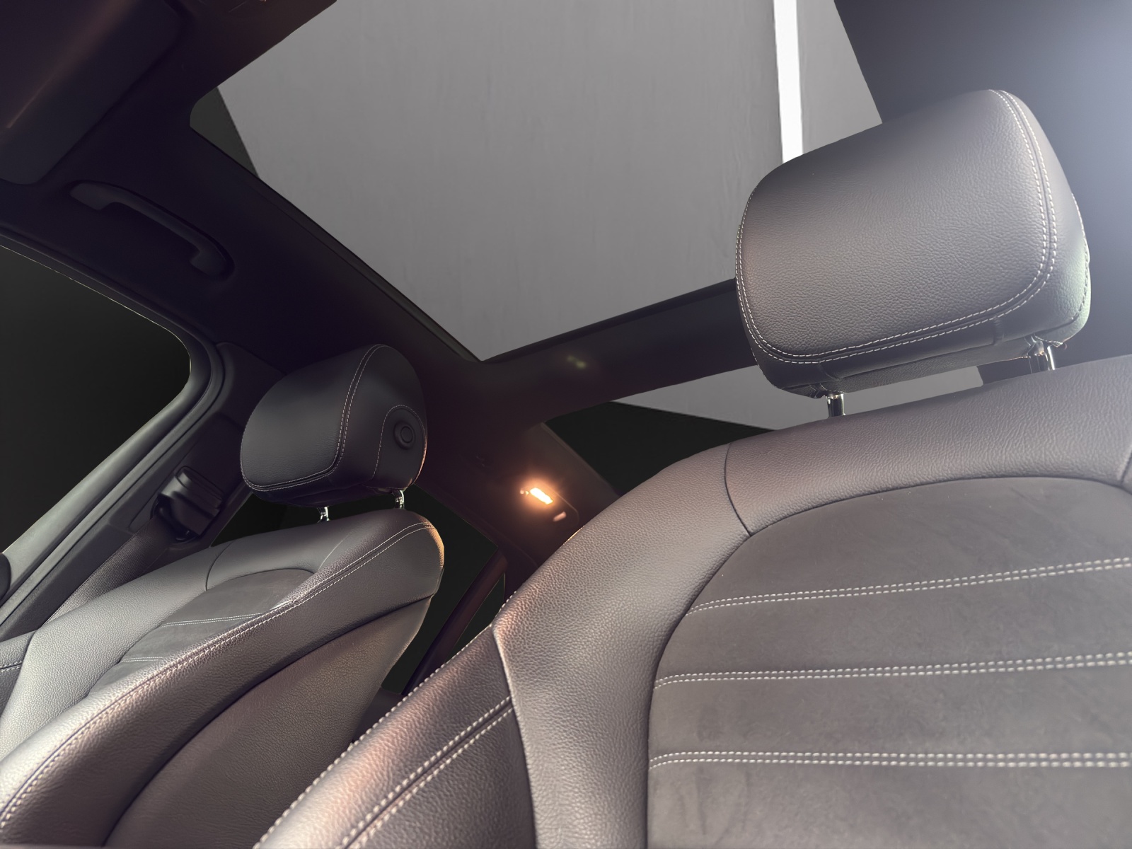 MERCEDES-BENZ GLC 300 AMG Line 4Matic-image-13