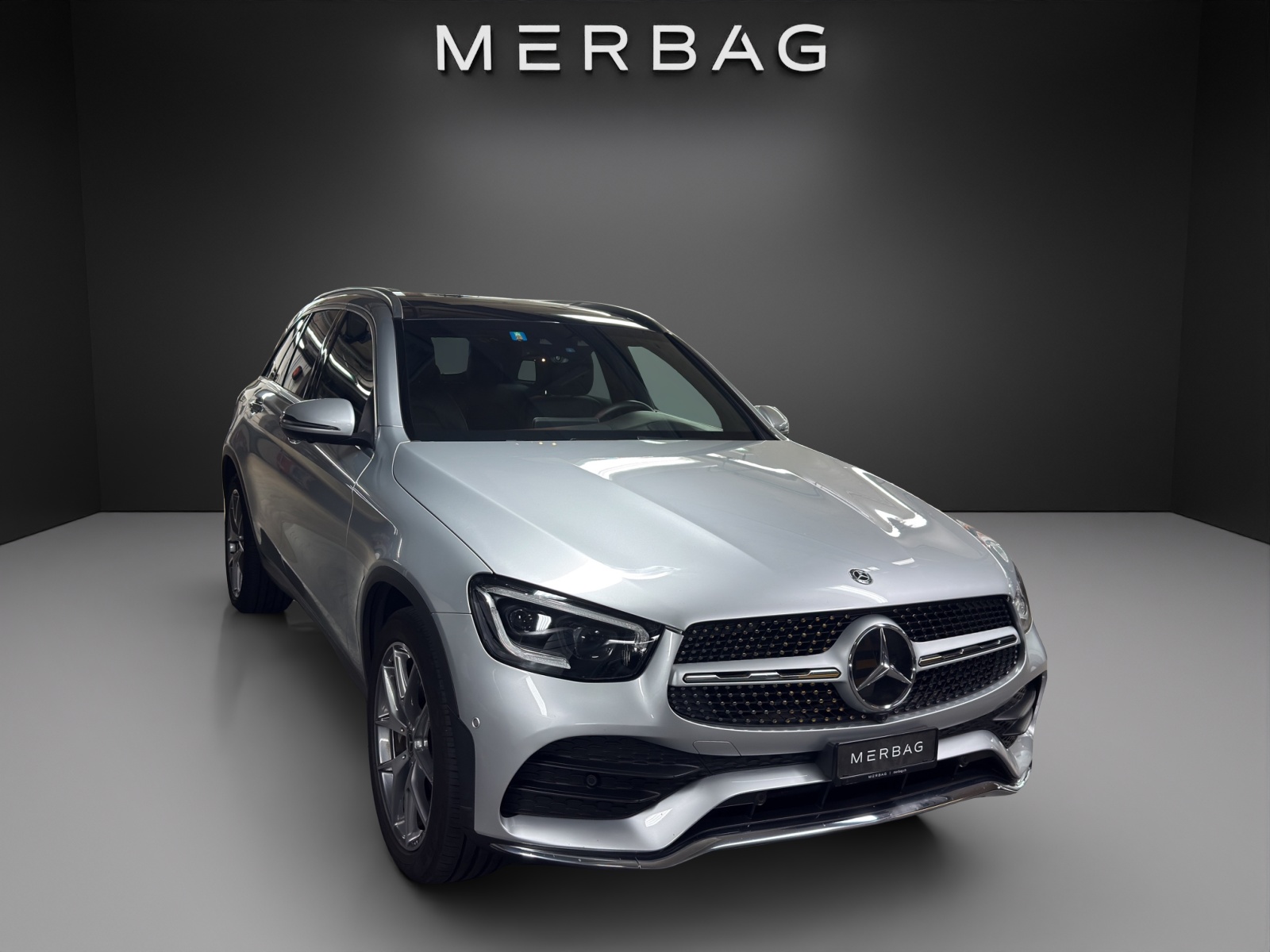 MERCEDES-BENZ GLC 300 AMG Line 4Matic-image-5