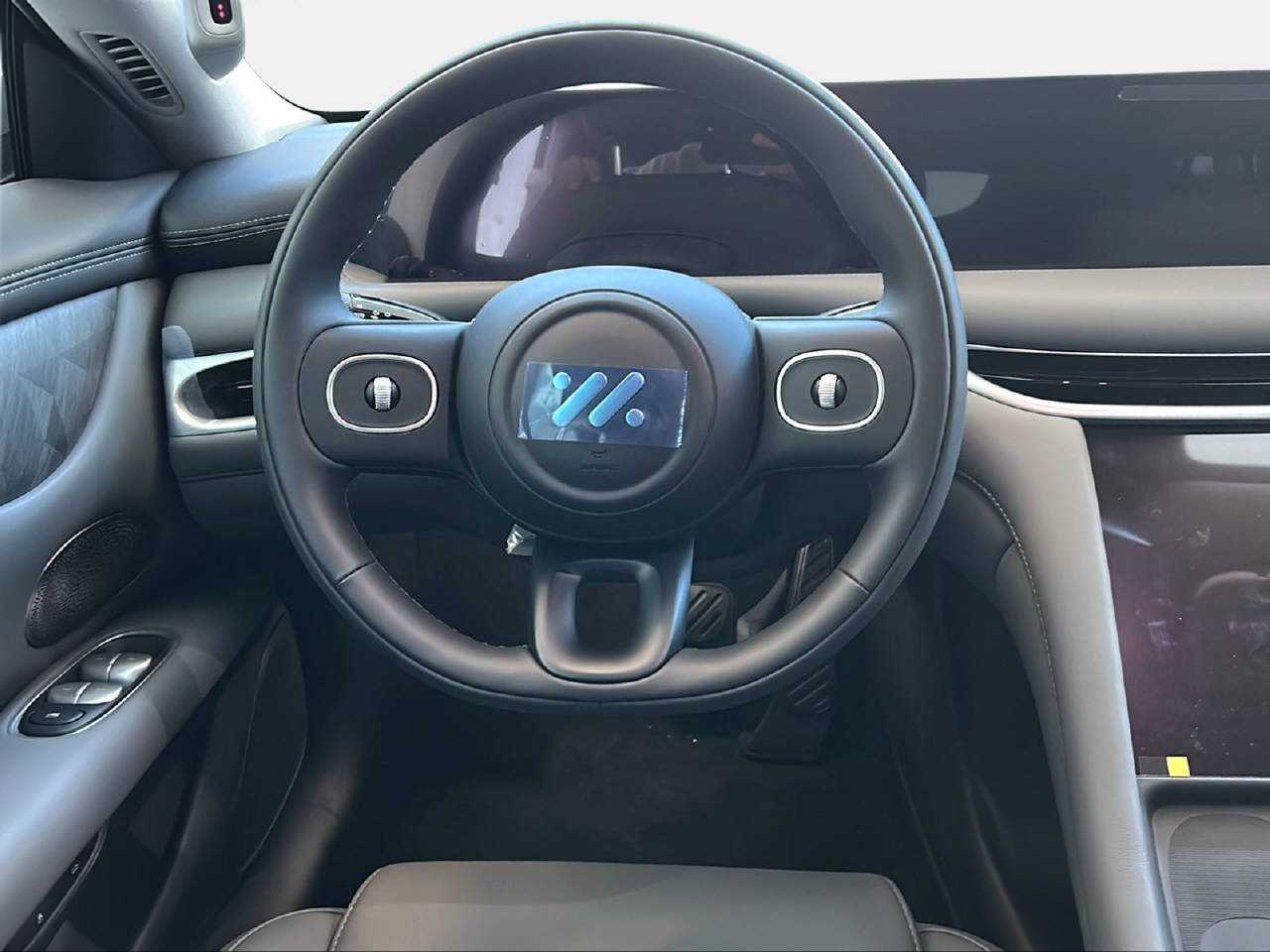 MG IM5 100 kWh Performance 20 4WD-image-5