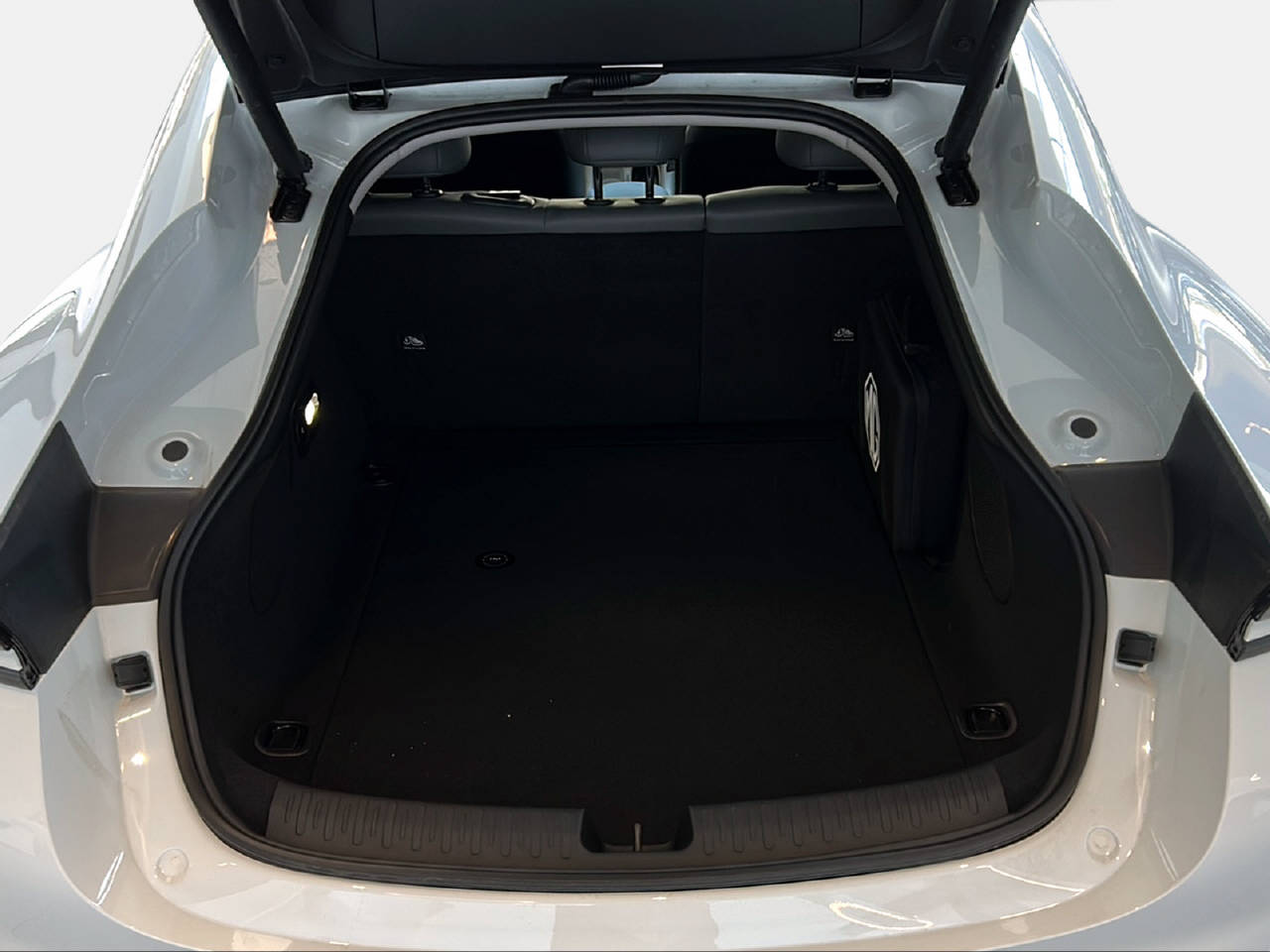 MG IM5 100 kWh Performance 20 4WD-image-7