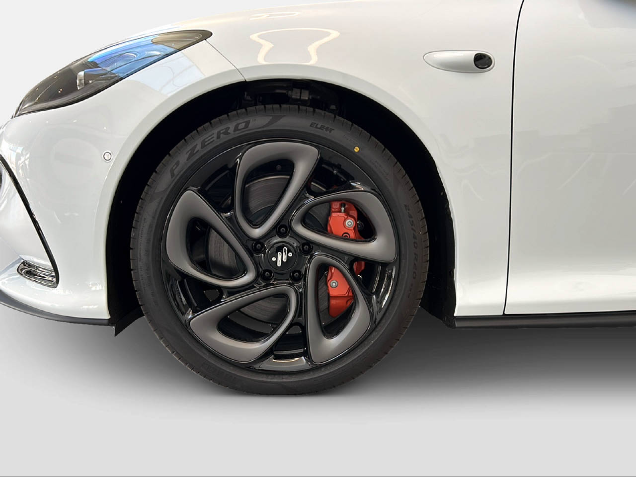 MG IM5 100 kWh Performance 20 4WD-image-14