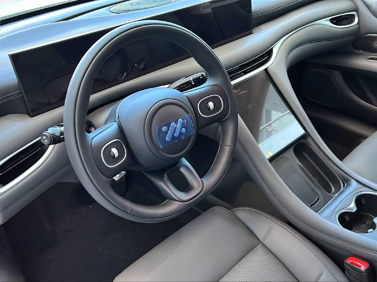 MG IM5 100 kWh Performance 20 4WD-image-4