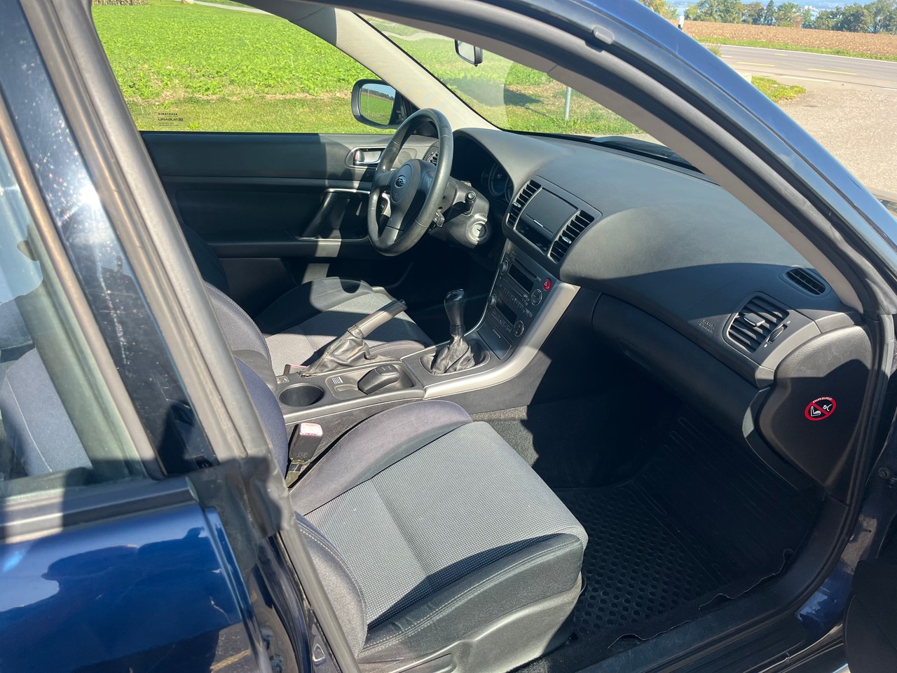 SUBARU Legacy 2.0i AWD Swiss-image-8