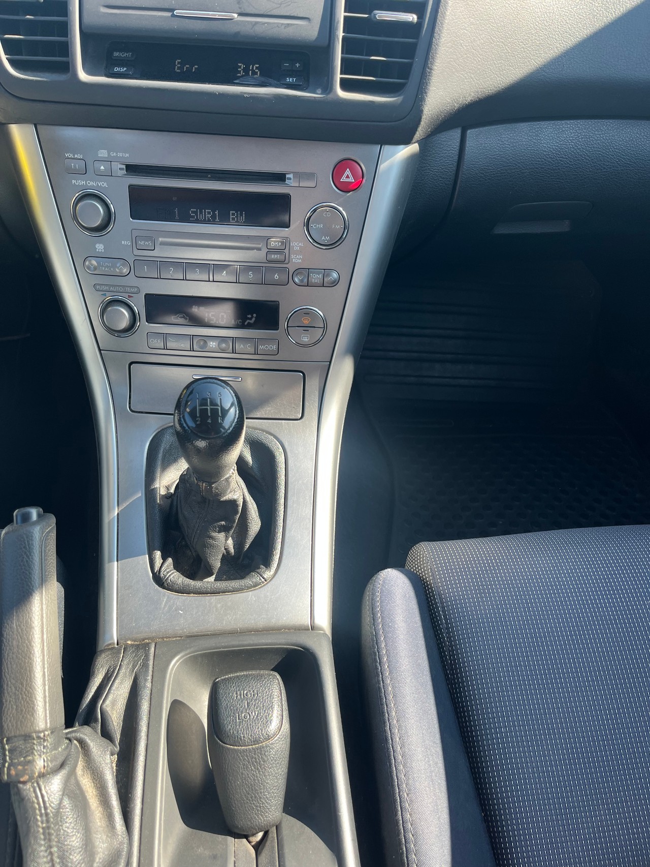 SUBARU Legacy 2.0i AWD Swiss-image-12