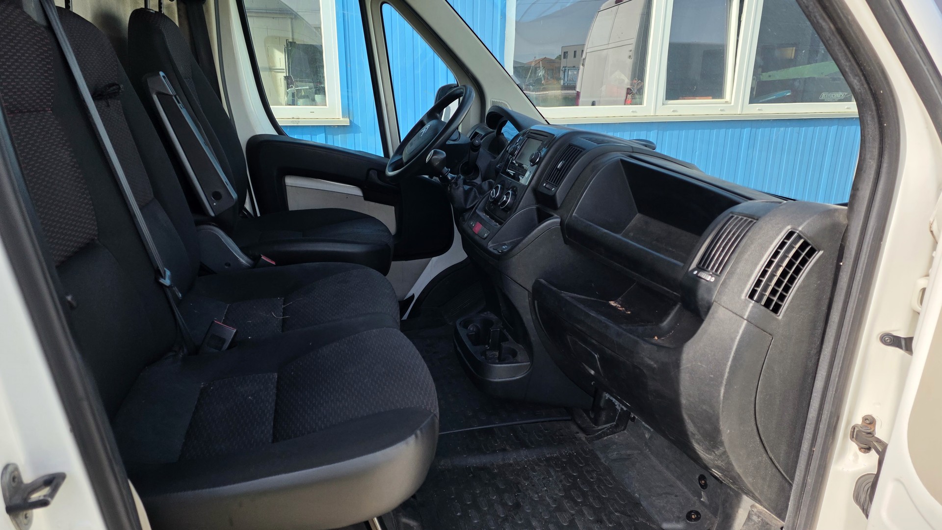 CITROEN Jumper 35+ 2.0 BlueHDi 130 Attraction L3H2-image-5