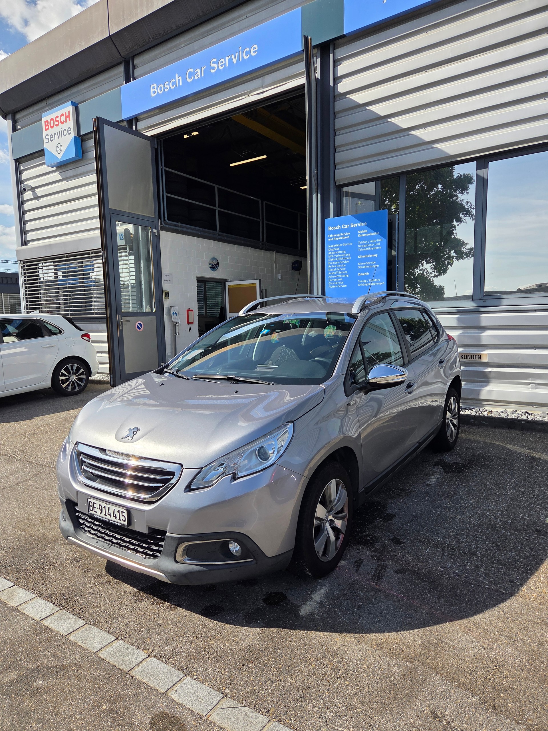 PEUGEOT 2008 1.6 VTI Style-image-0