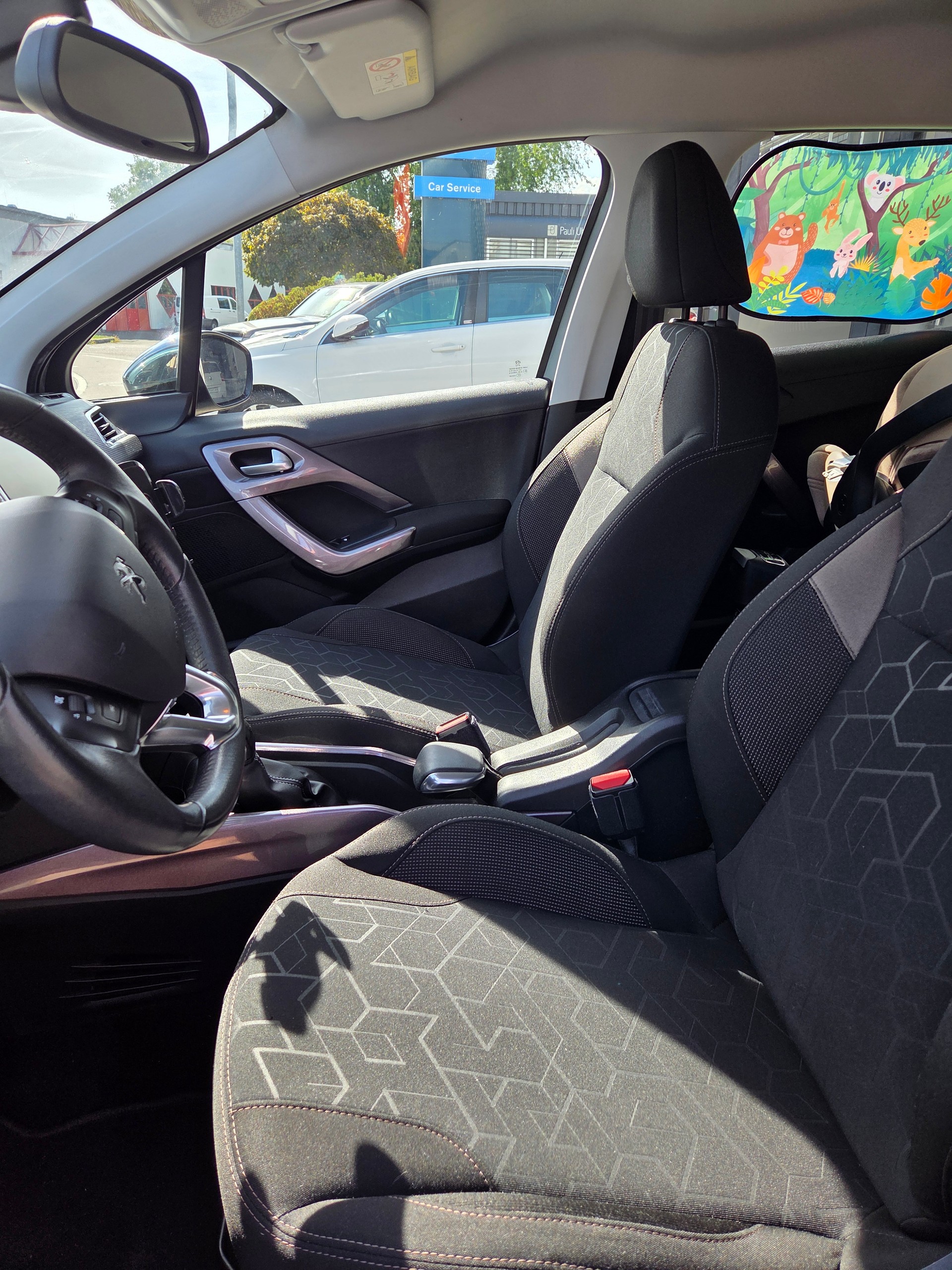 PEUGEOT 2008 1.6 VTI Style-image-6