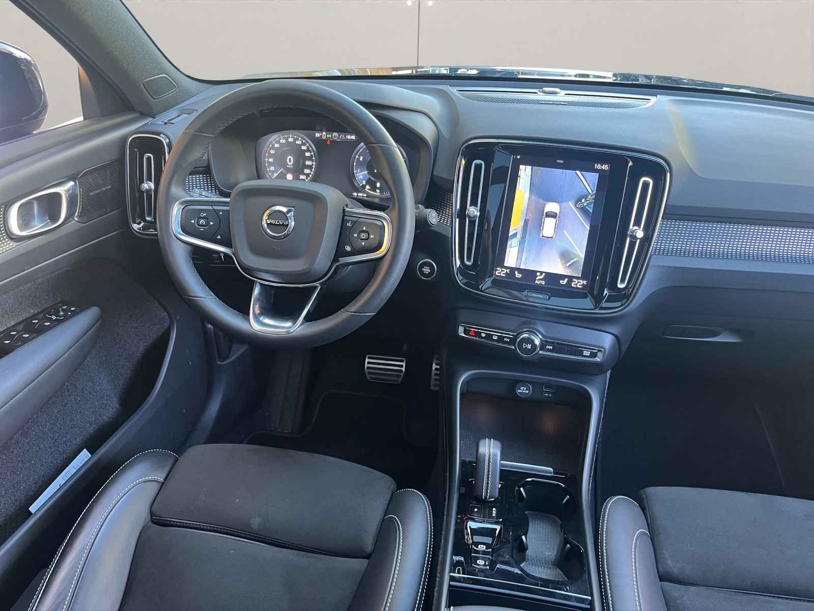 VOLVO XC40 2.0 B4 MH R-Design AWD-image-14
