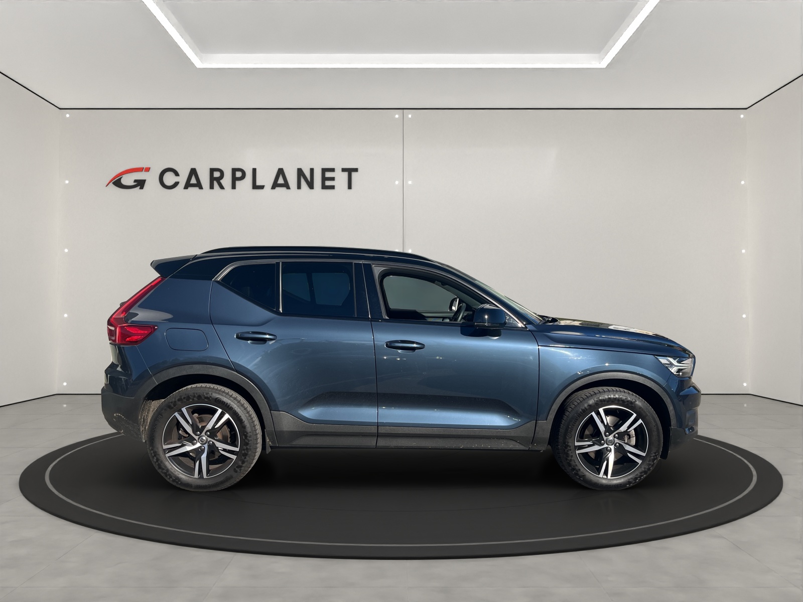 VOLVO XC40 2.0 B4 MH R-Design AWD-image-2