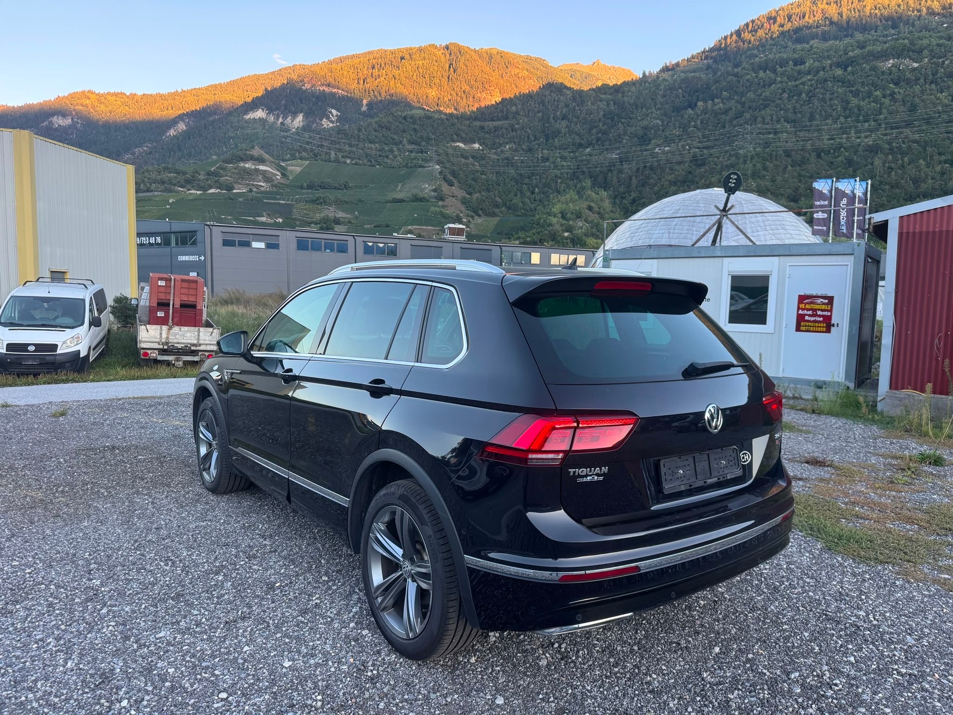 VW Tiguan 2.0 TDI SCR Highline 4Motion DSG-image-4