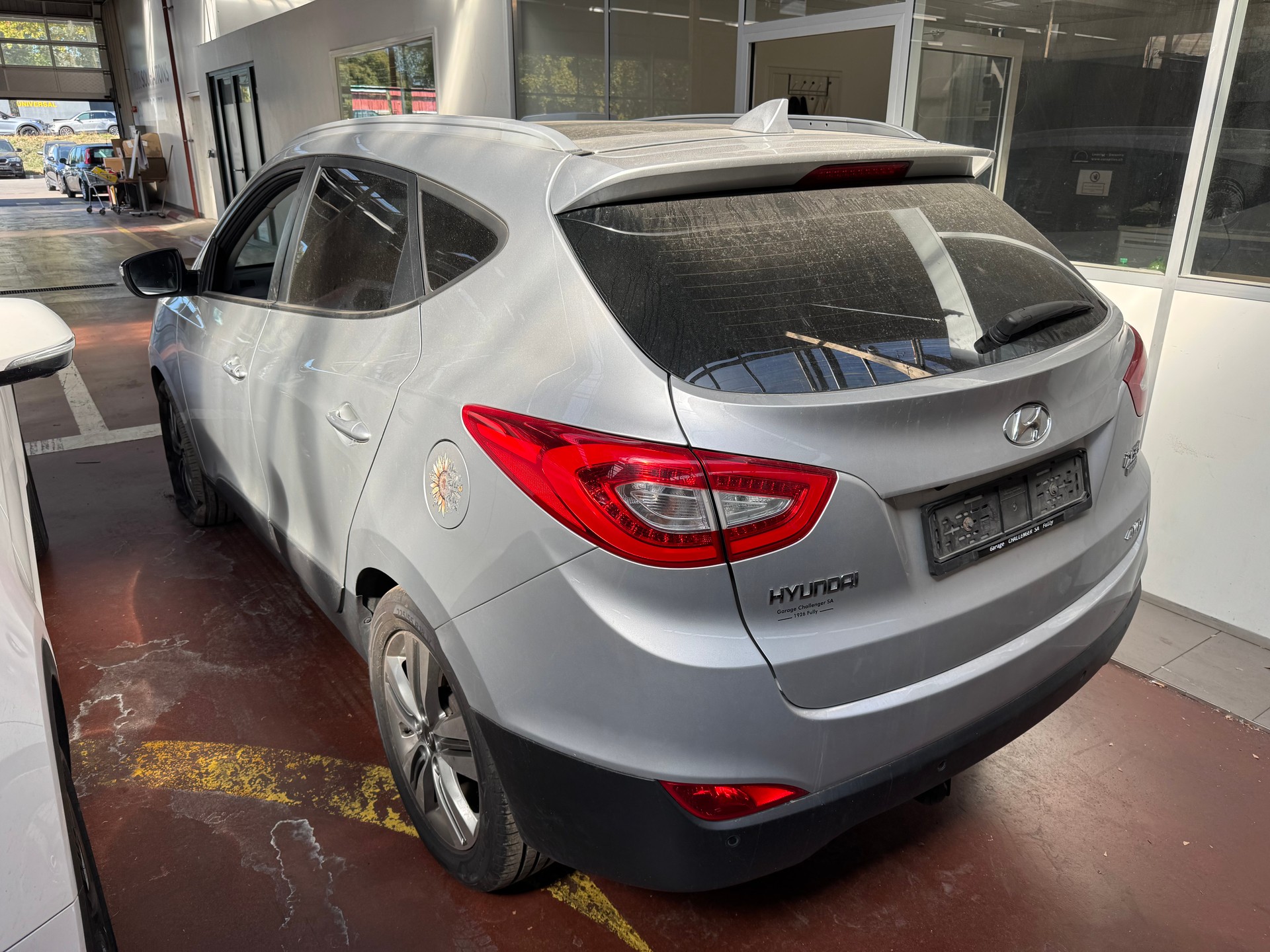 HYUNDAI iX 35 2.0 CRDi Premium 4WD Automatic-image-7