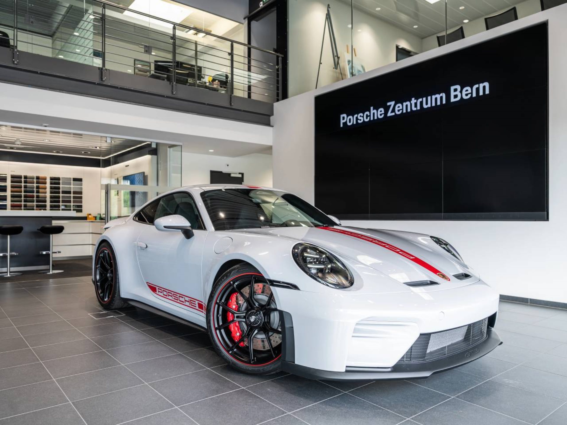 PORSCHE 911 GT3 mit Touring-Paket-image-0