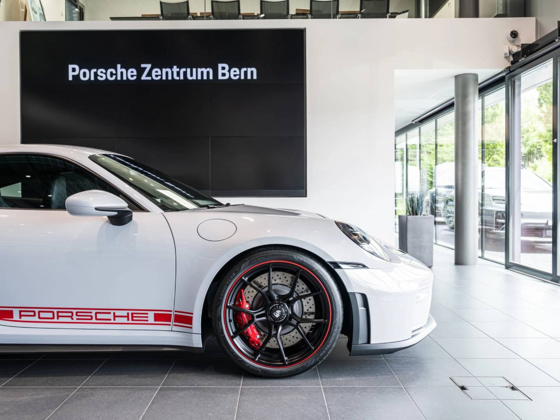 PORSCHE 911 GT3 mit Touring-Paket-image-11