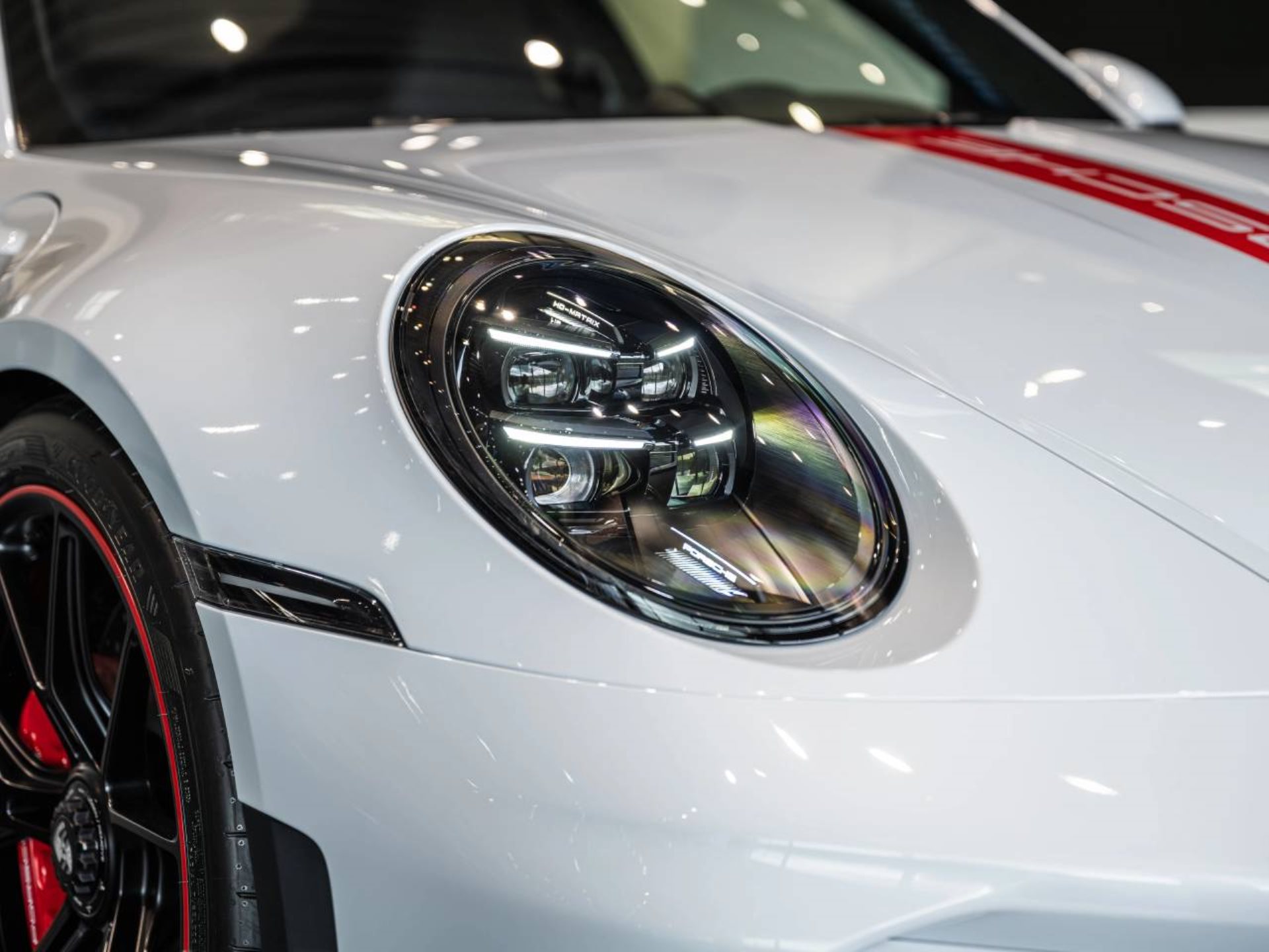 PORSCHE 911 GT3 mit Touring-Paket-image-21