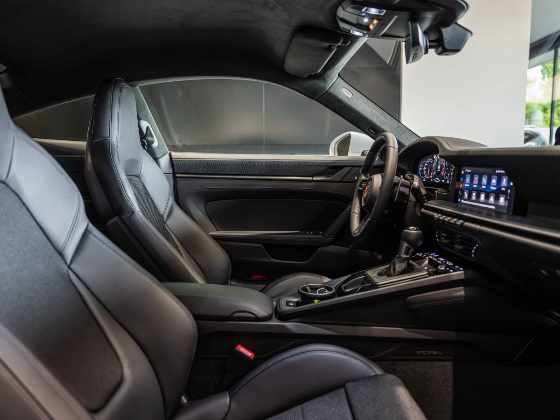 PORSCHE 911 GT3 mit Touring-Paket-image-15