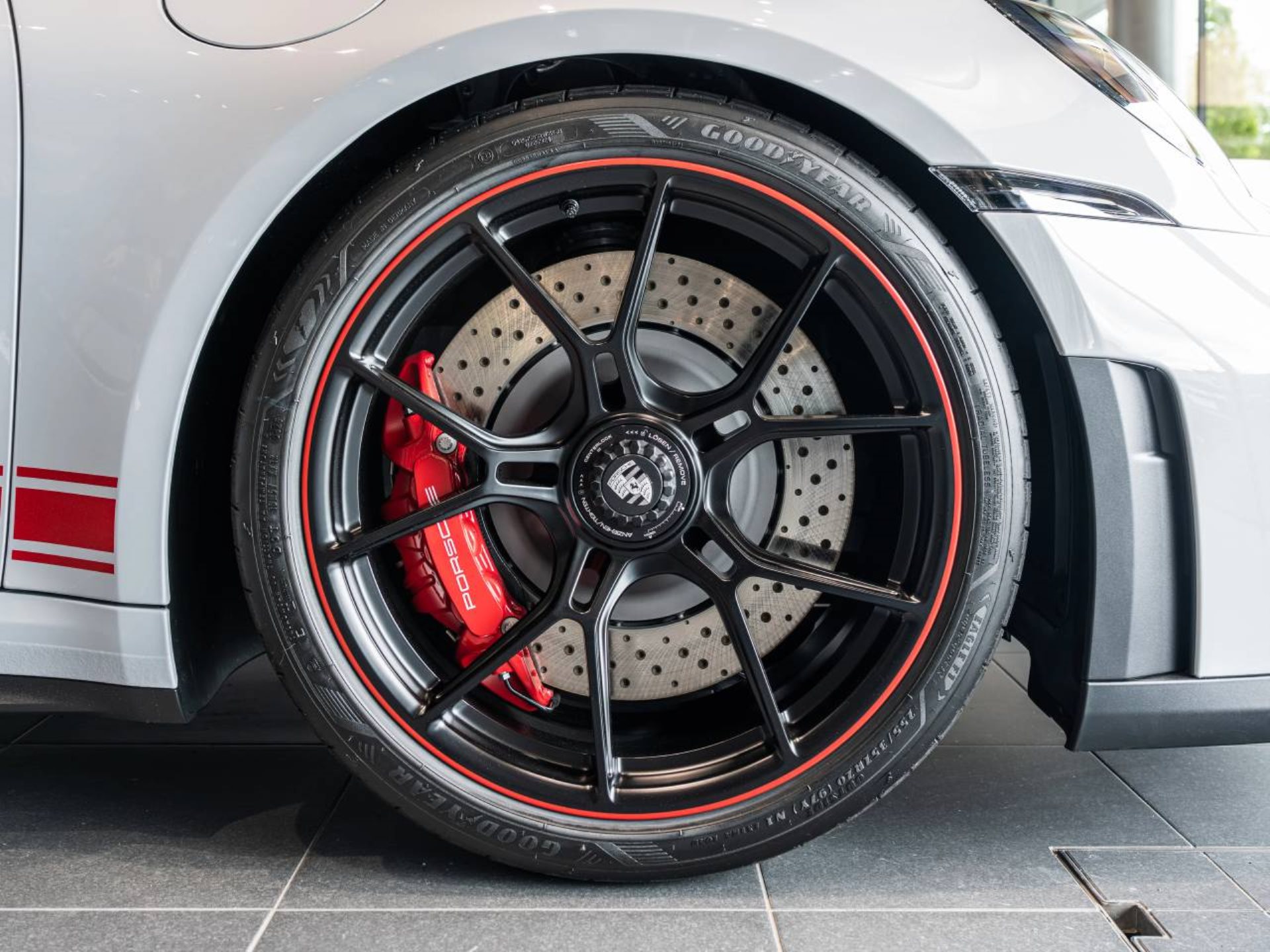 PORSCHE 911 GT3 mit Touring-Paket-image-31