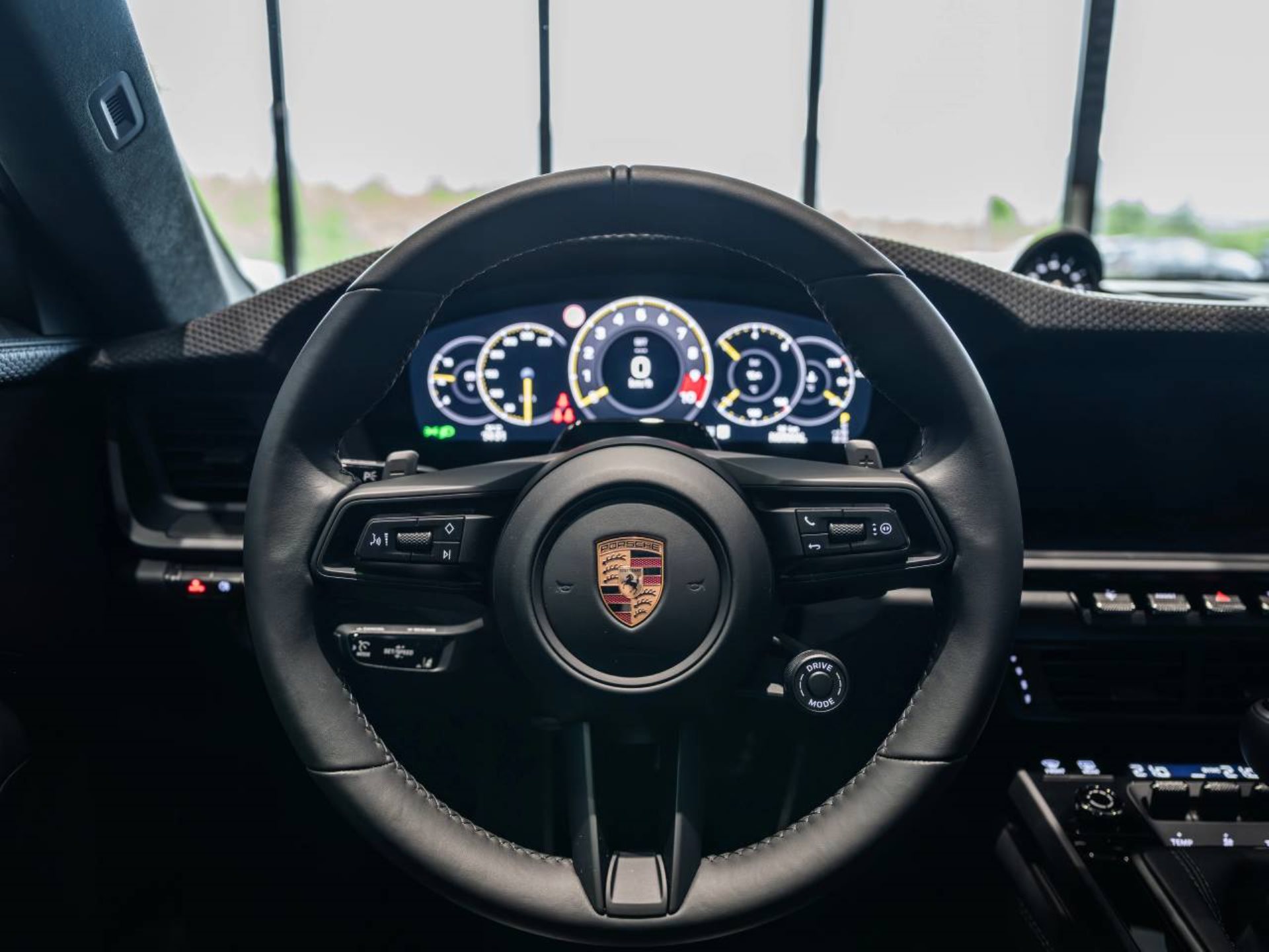 PORSCHE 911 GT3 mit Touring-Paket-image-12