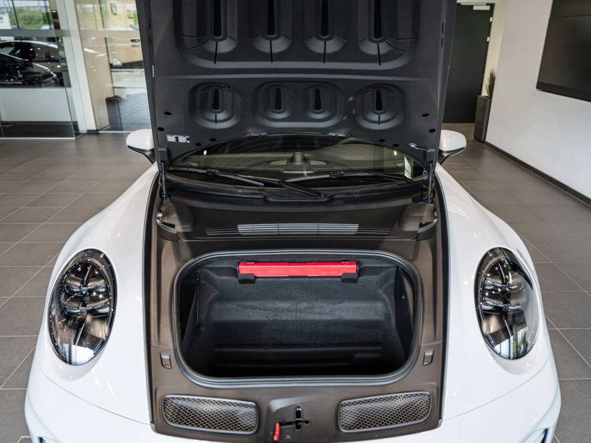PORSCHE 911 GT3 mit Touring-Paket-image-9
