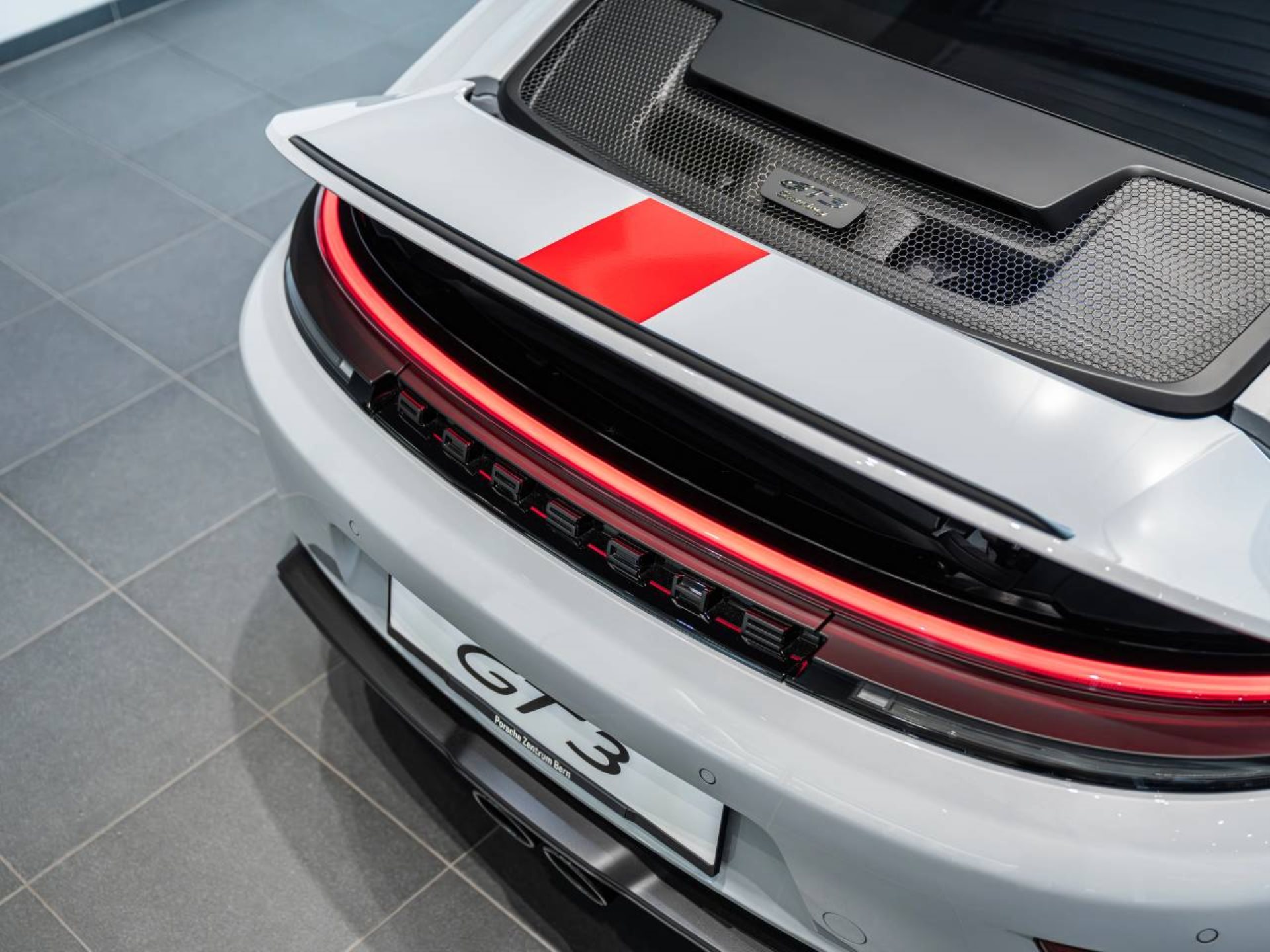 PORSCHE 911 GT3 mit Touring-Paket-image-25