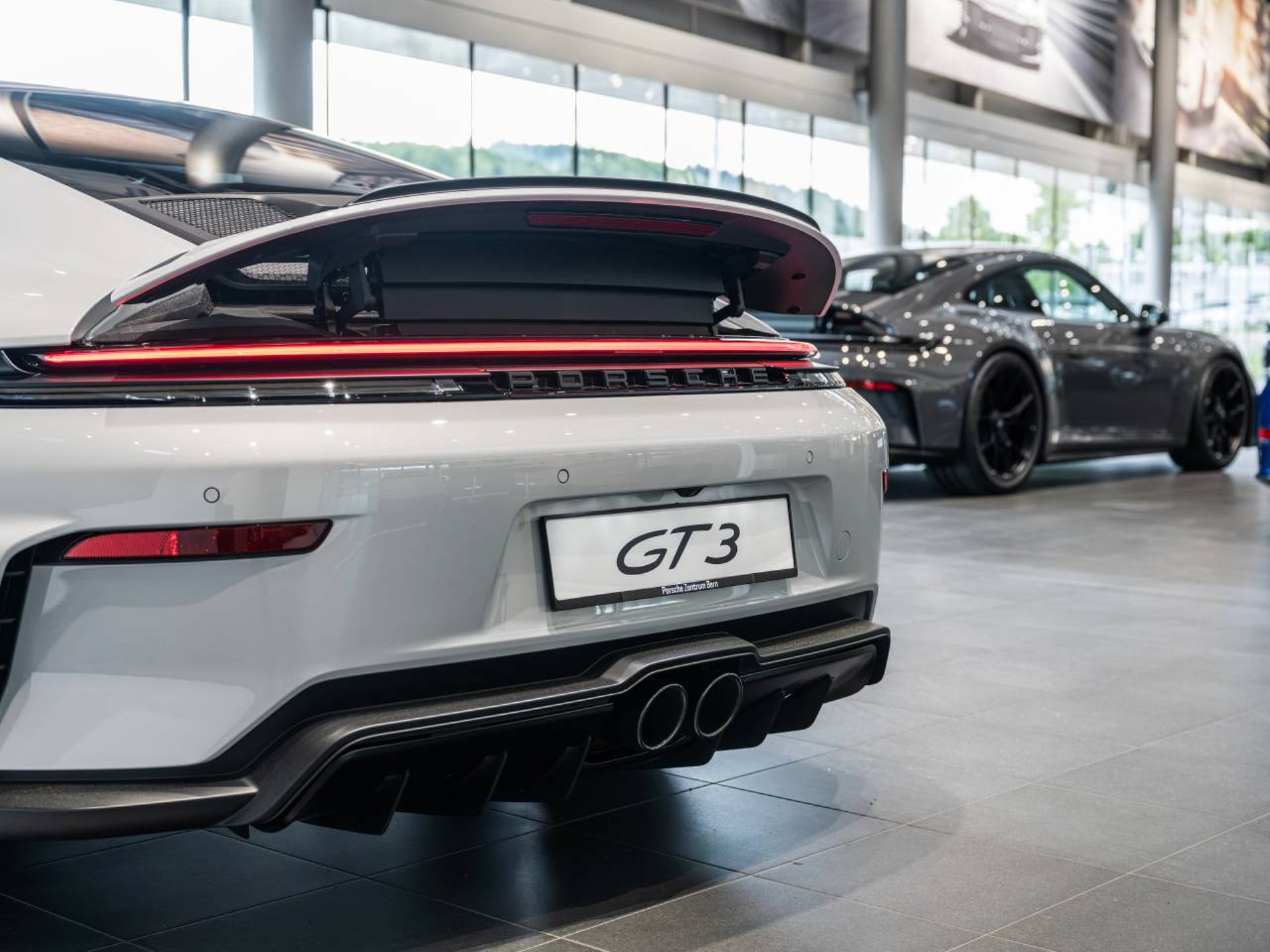 PORSCHE 911 GT3 mit Touring-Paket-image-24