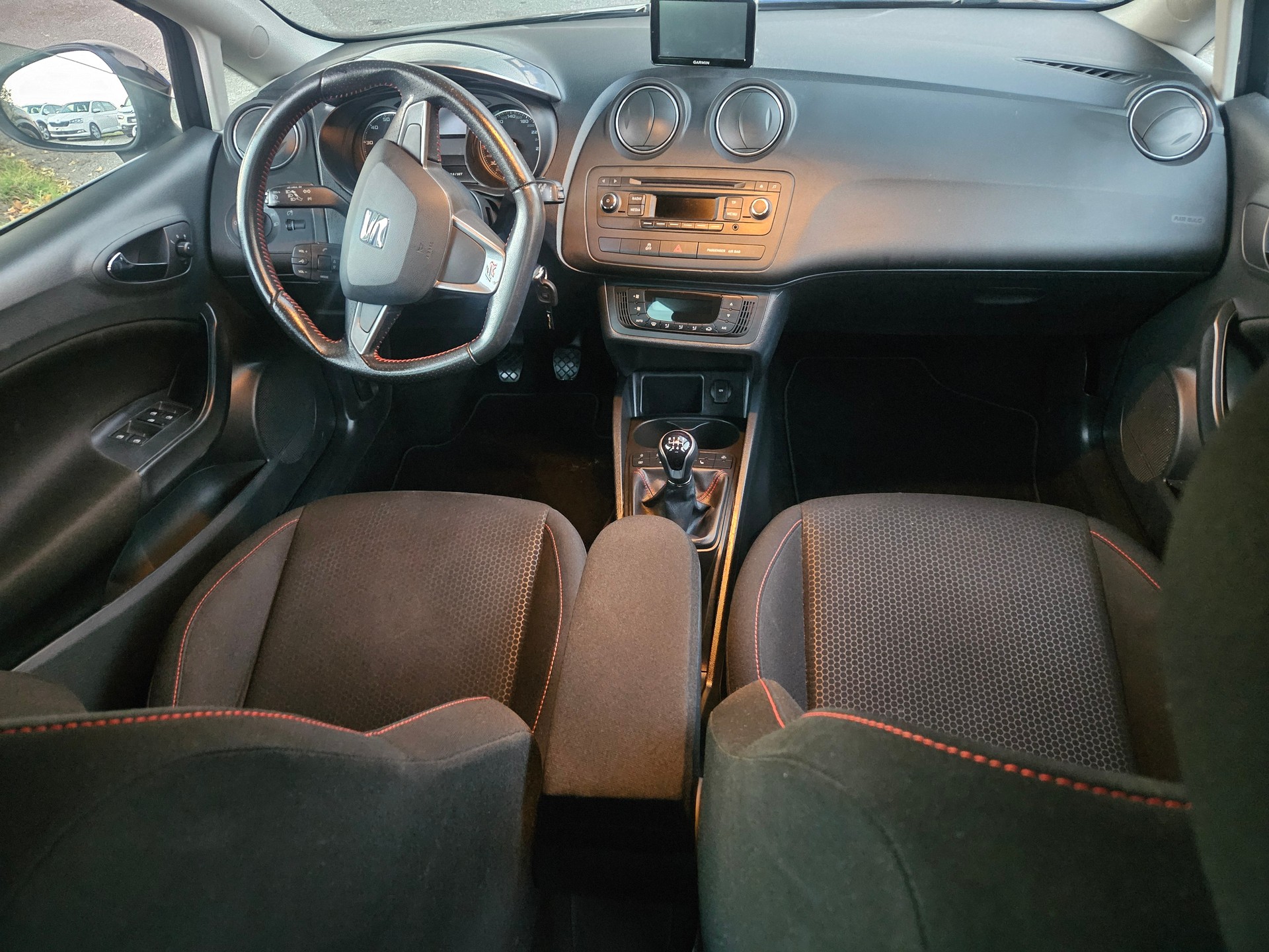SEAT Ibiza 1.4 TSI FR Viva-image-9