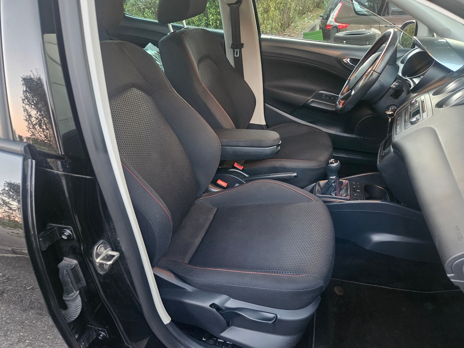 SEAT Ibiza 1.4 TSI FR Viva-image-8