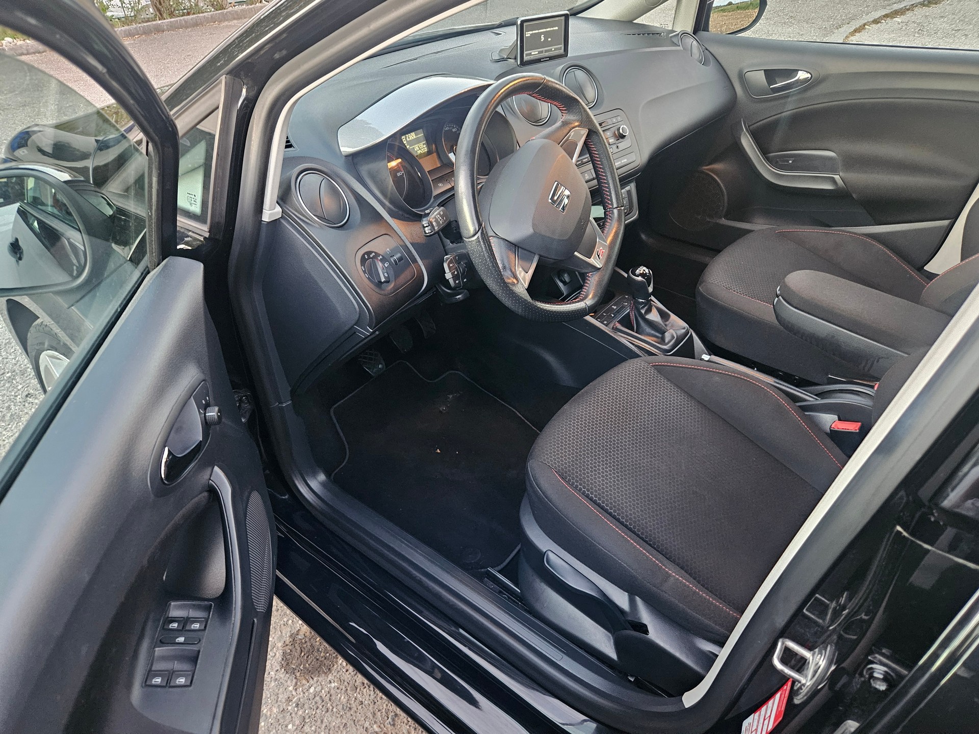 SEAT Ibiza 1.4 TSI FR Viva-image-6