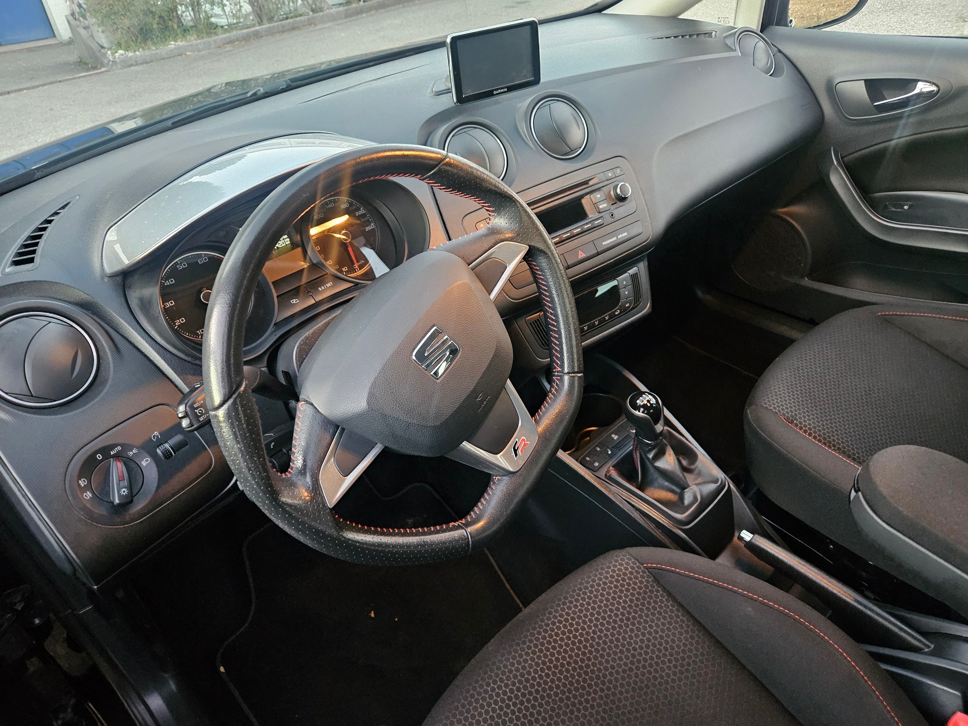SEAT Ibiza 1.4 TSI FR Viva-image-7