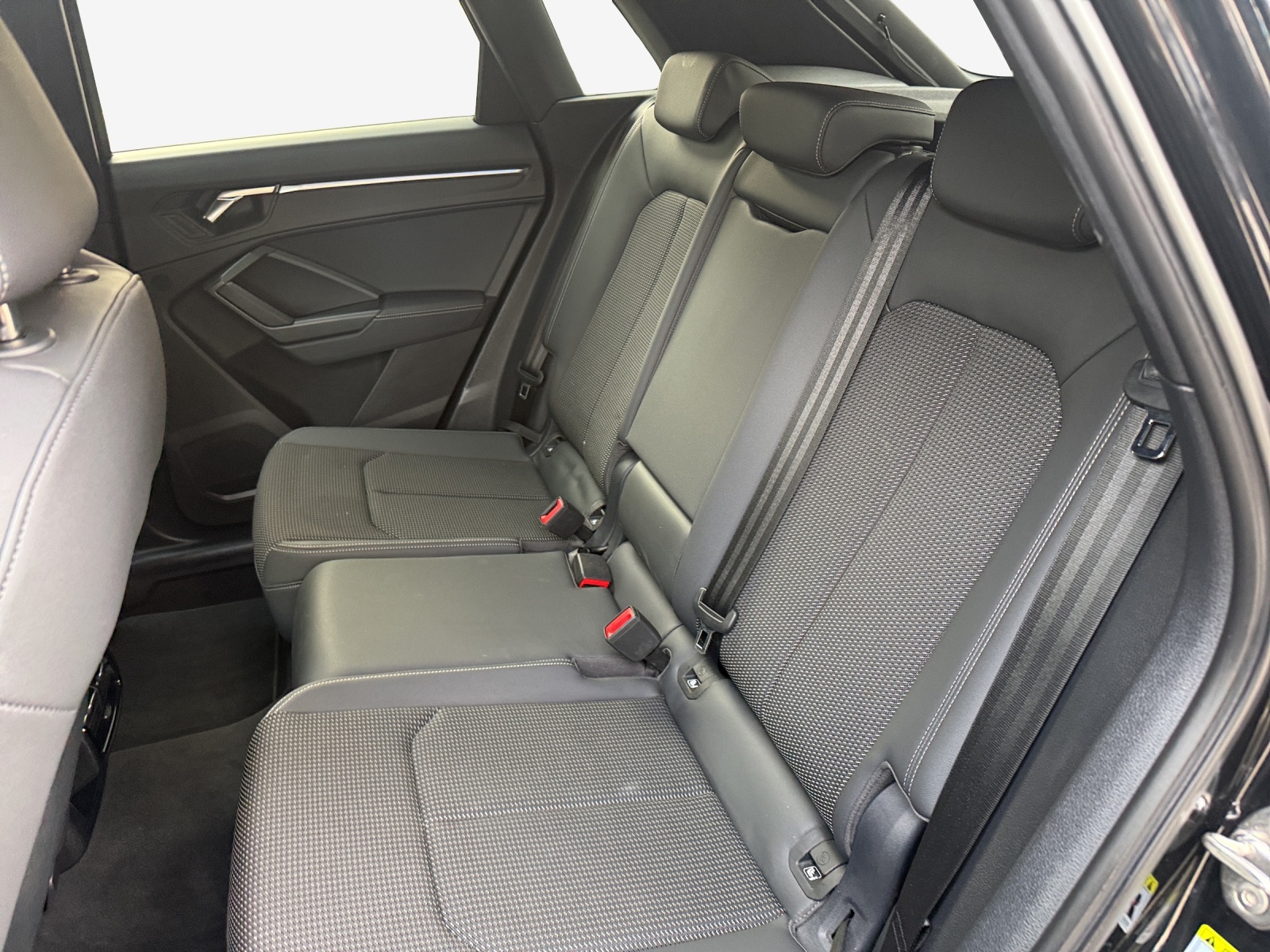 AUDI Q3 Sportback 35 TFSI S line Attraction S-tronic-image-11