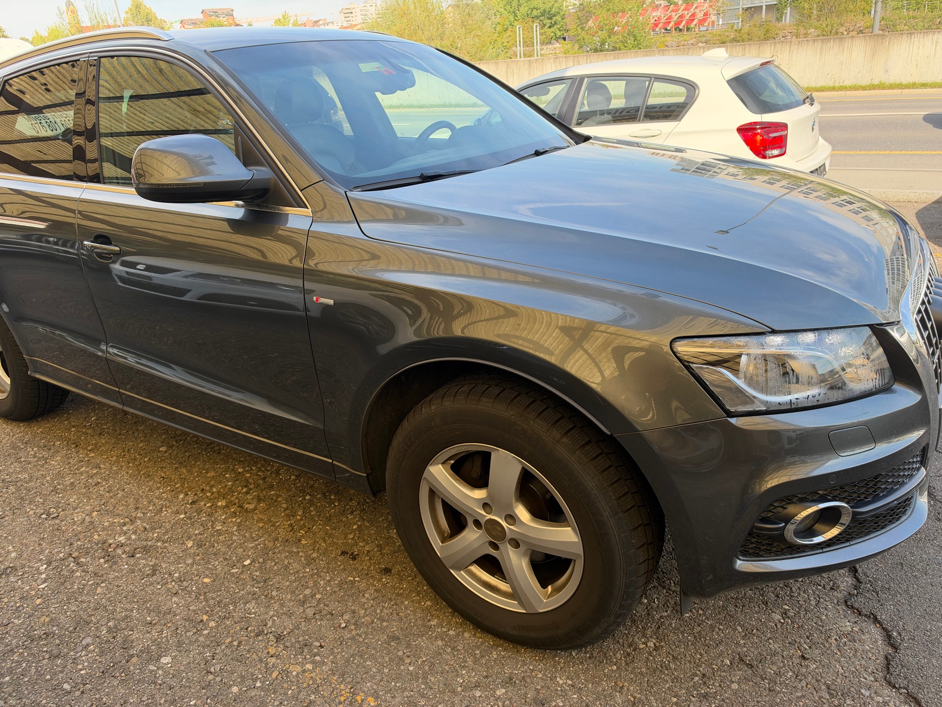 AUDI Q5 2.0 TFSI quattro S-tronic S line-image-1