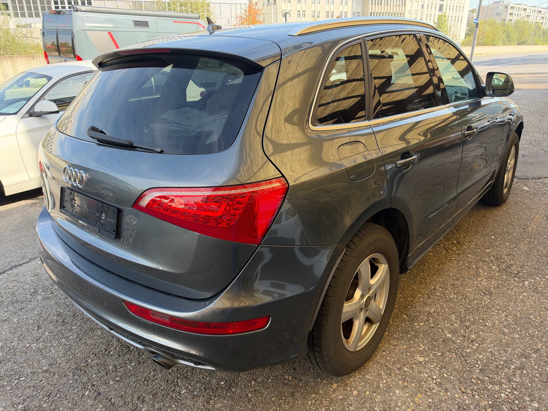 AUDI Q5 2.0 TFSI quattro S-tronic S line-image-5