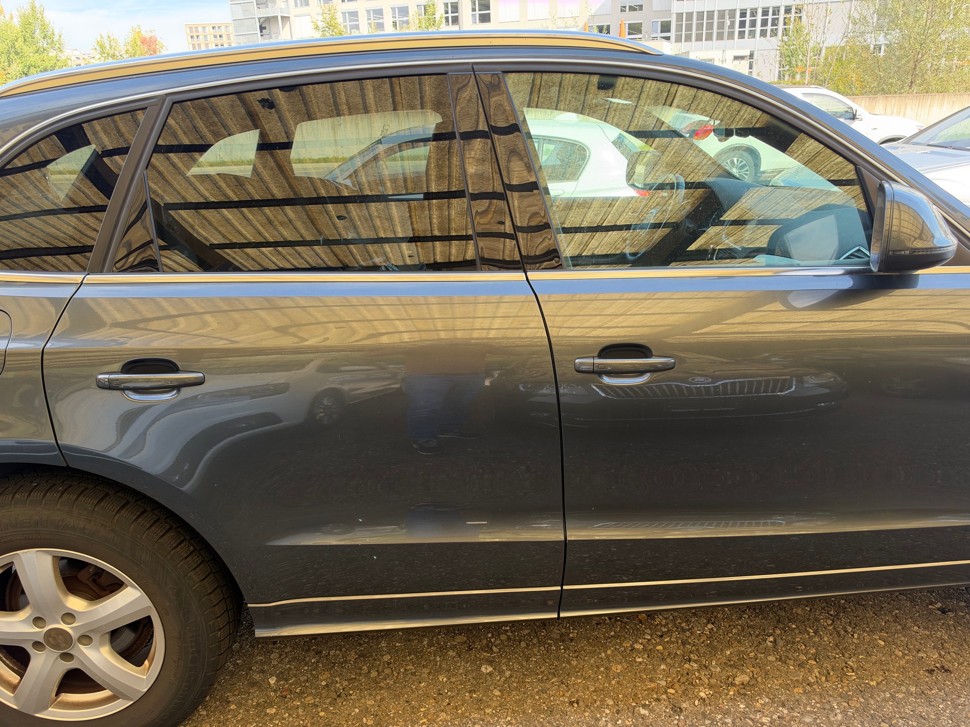 AUDI Q5 2.0 TFSI quattro S-tronic S line-image-4