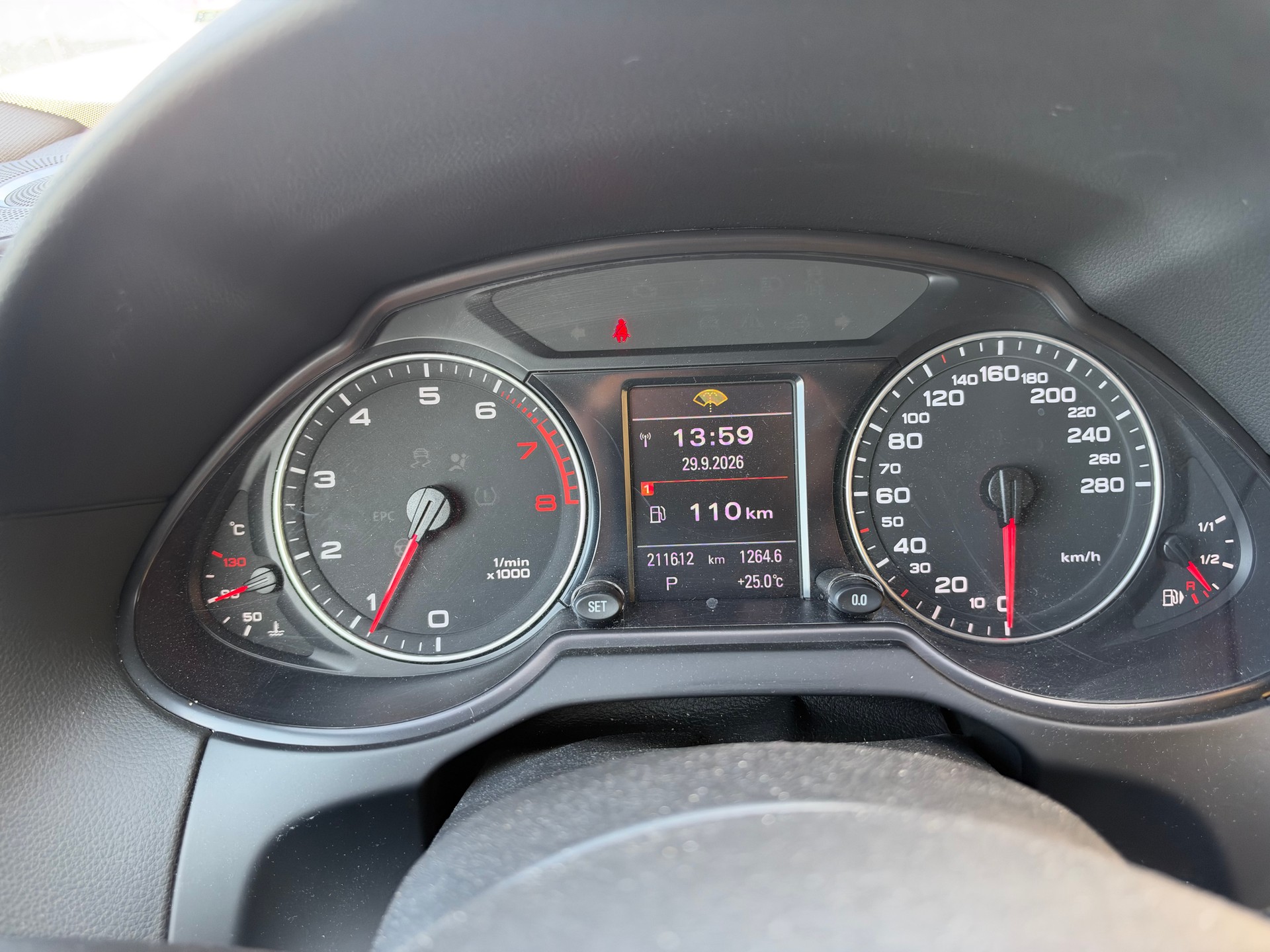 AUDI Q5 2.0 TFSI quattro S-tronic S line-image-15