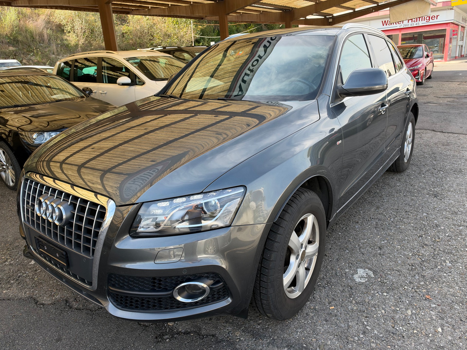 AUDI Q5 2.0 TFSI quattro S-tronic S line-image-2